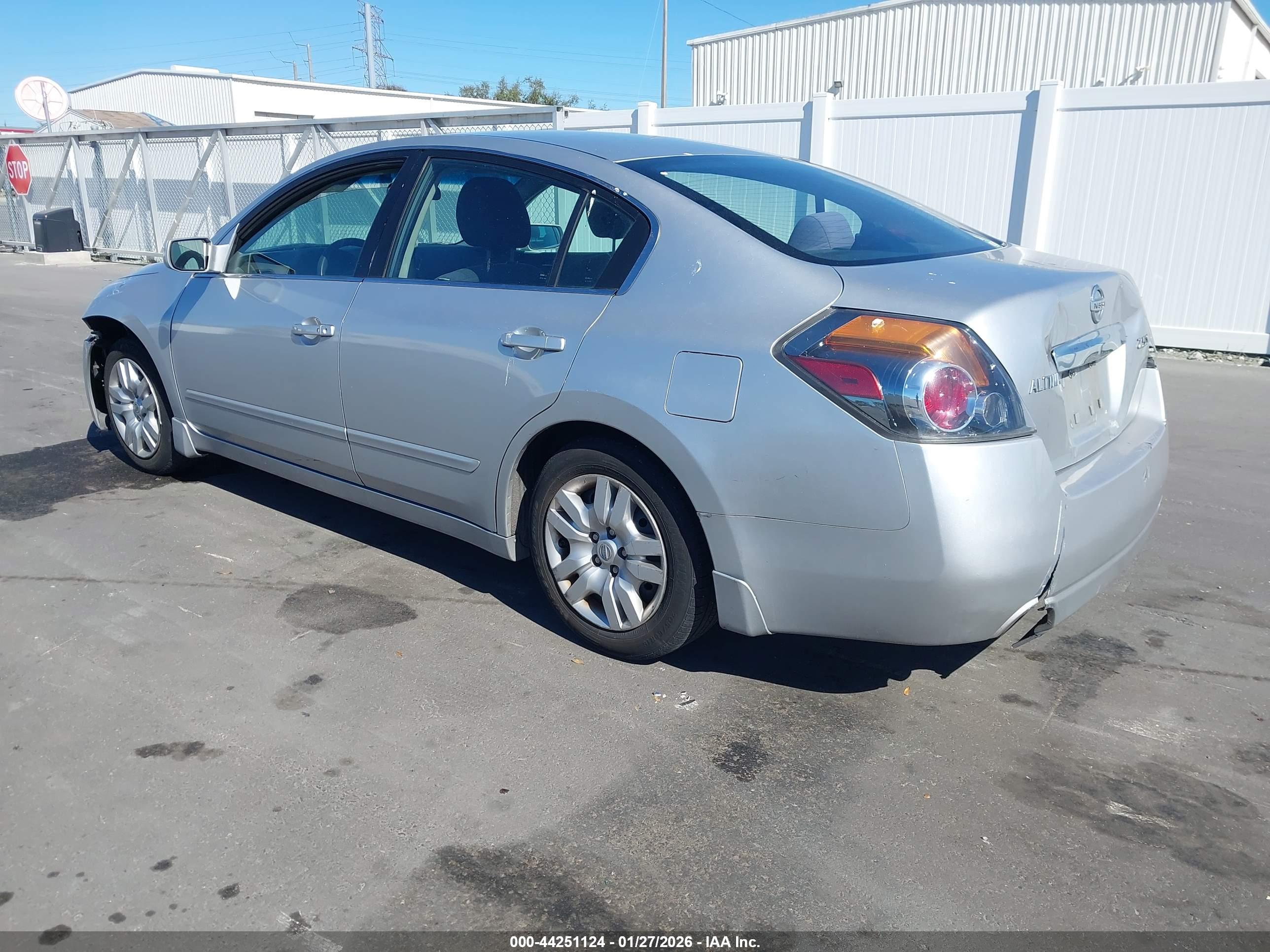 NISSAN ALTIMA image 3