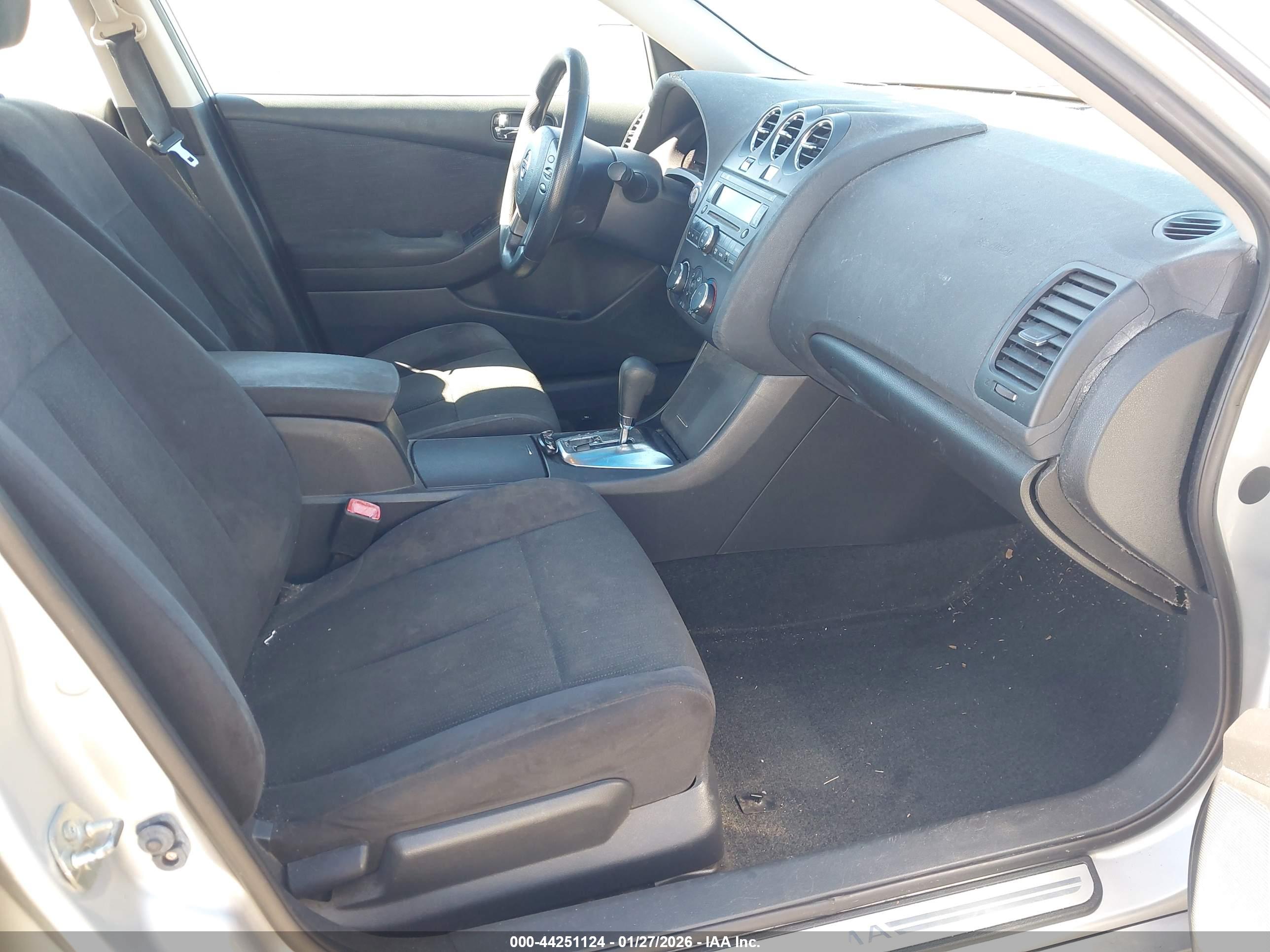 NISSAN ALTIMA image 5