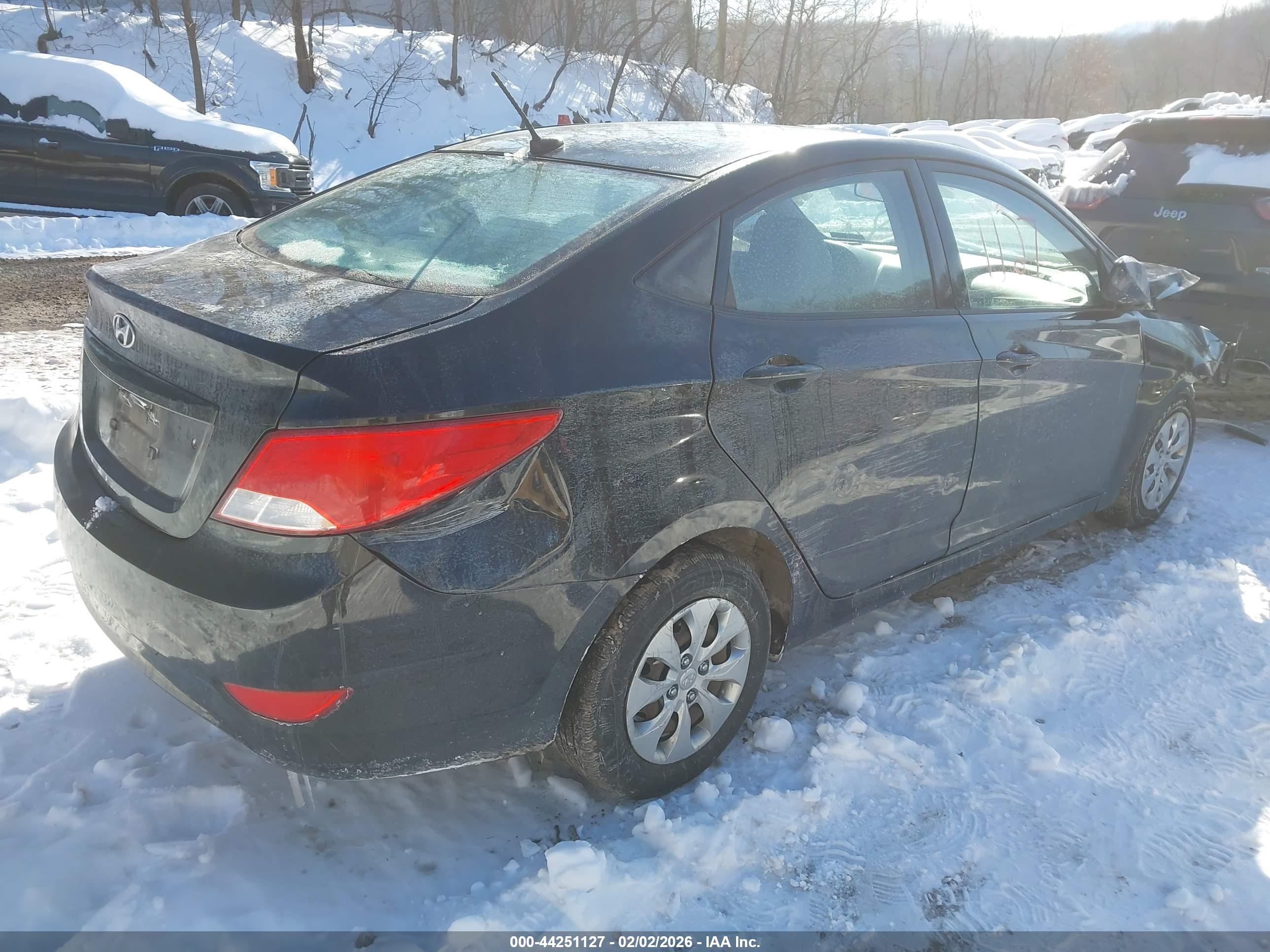 HYUNDAI ACCENT image 4