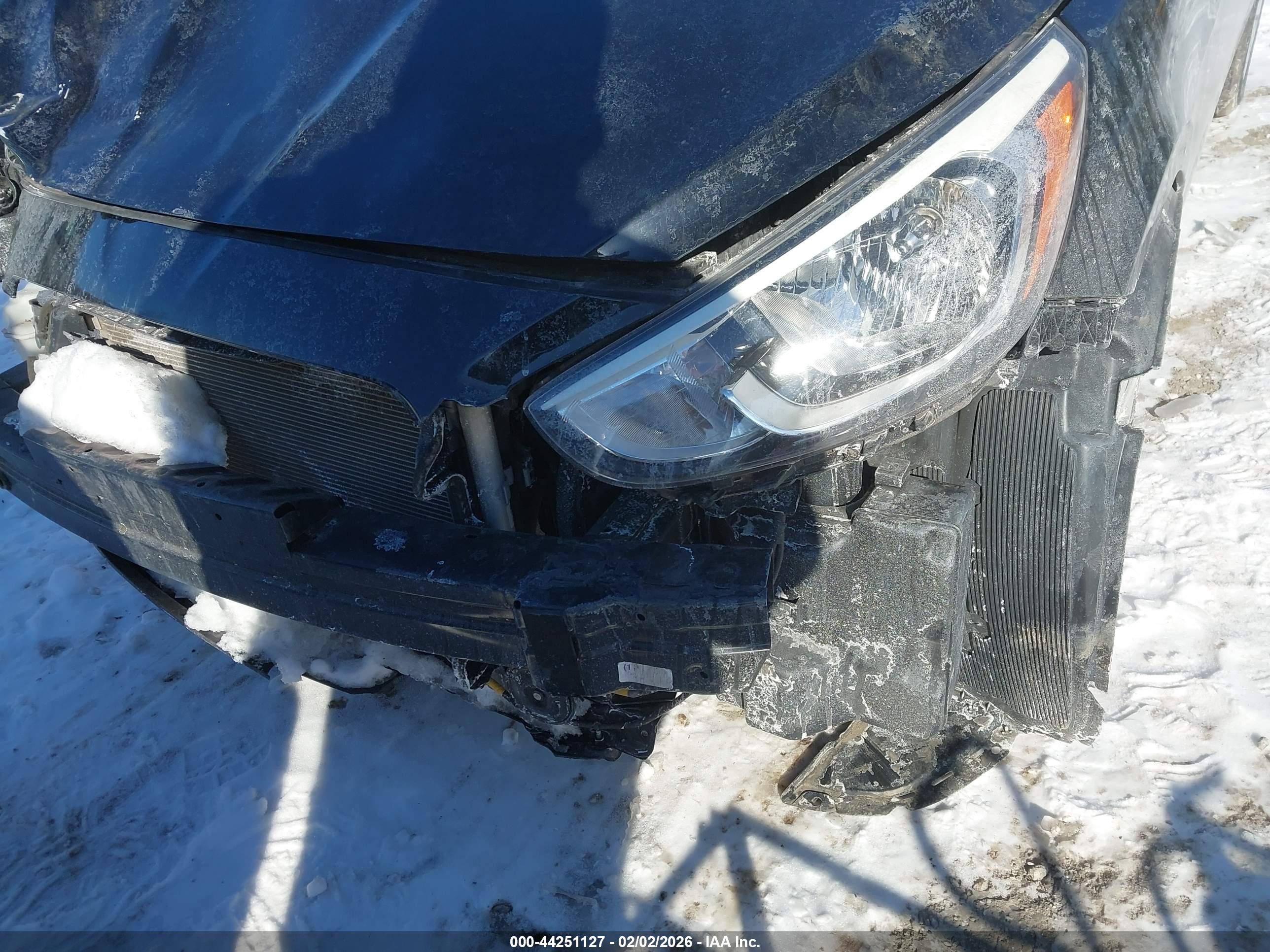 HYUNDAI ACCENT image 6