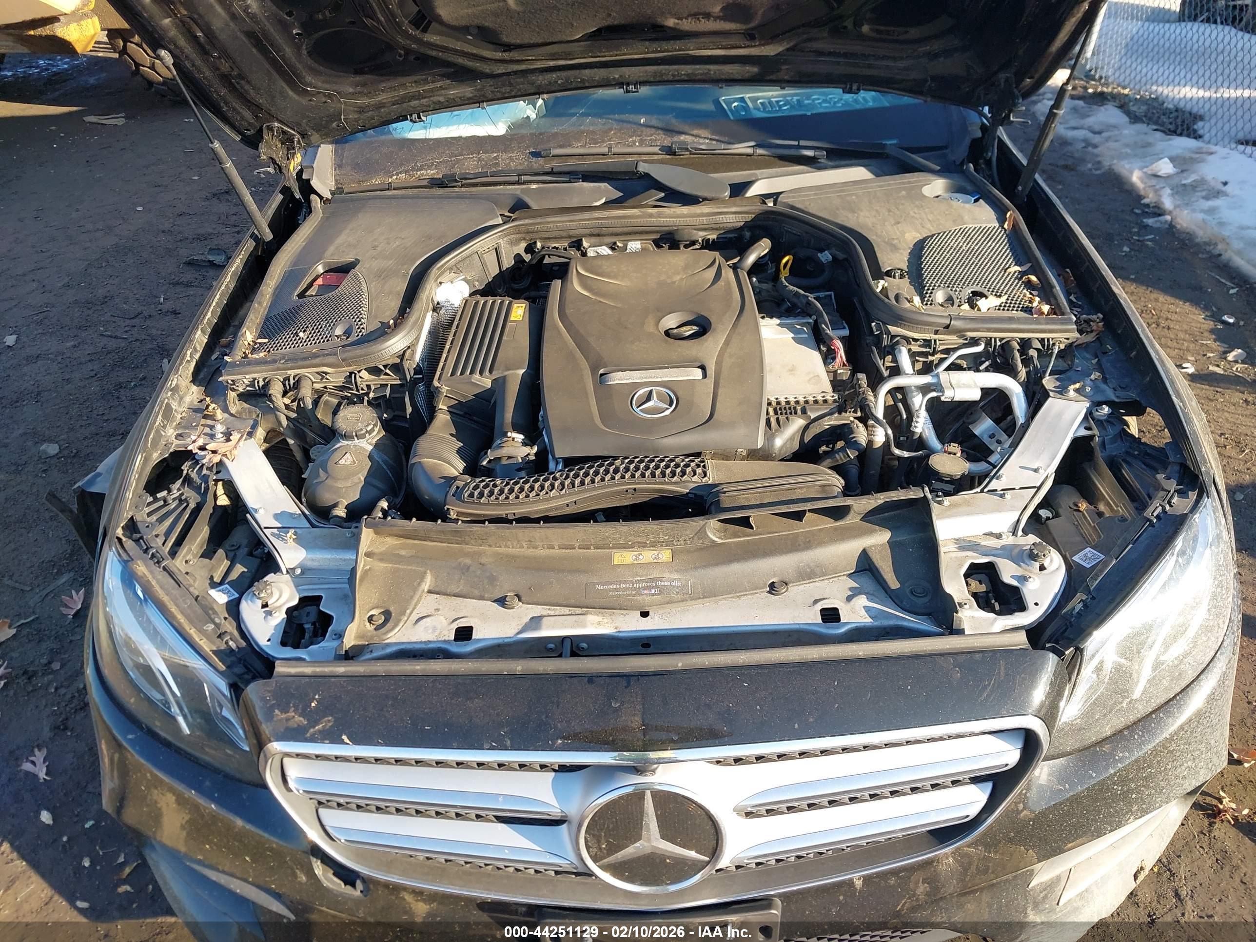 MERCEDES-BENZ E image 10