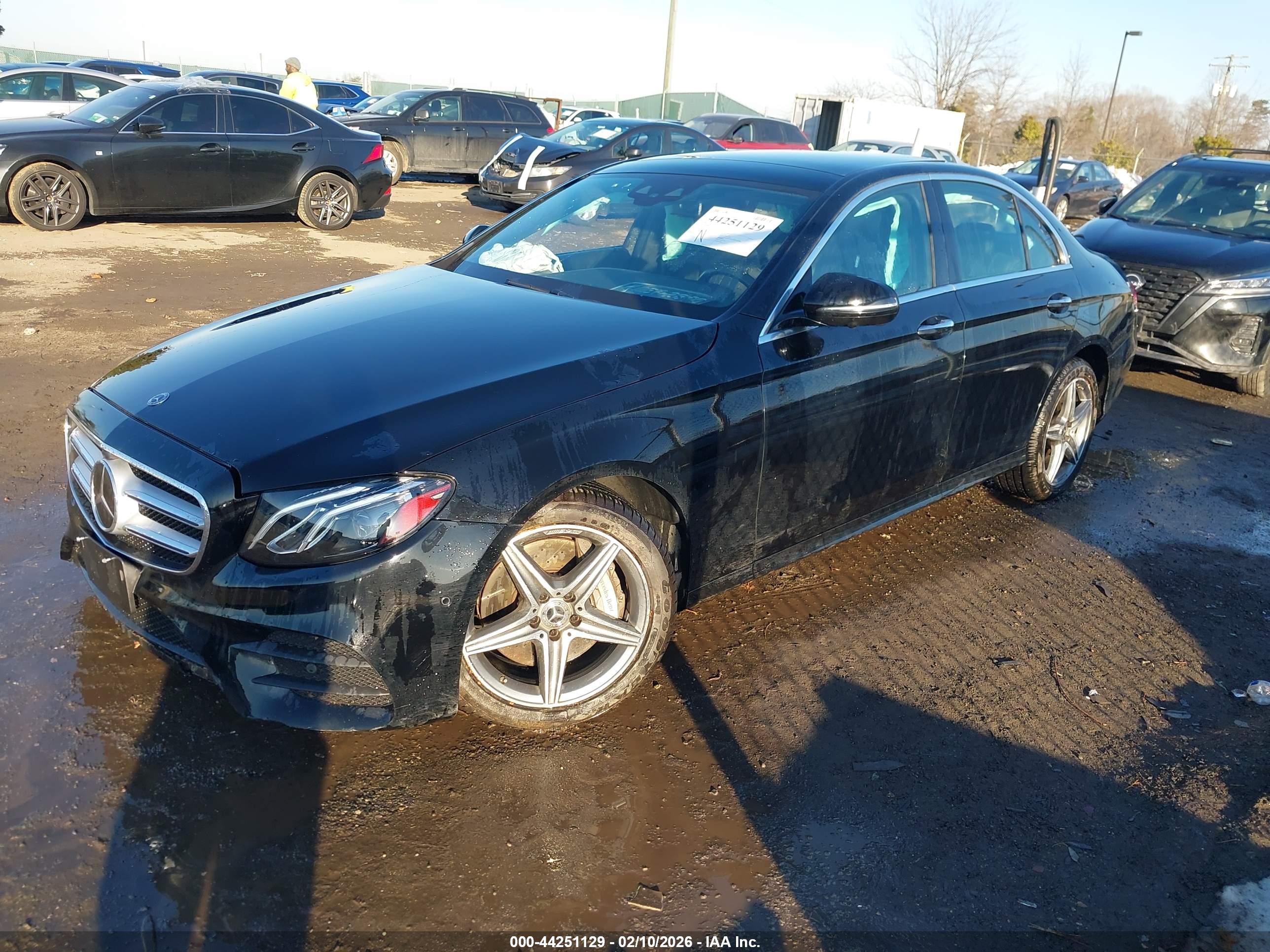 MERCEDES-BENZ E image 2