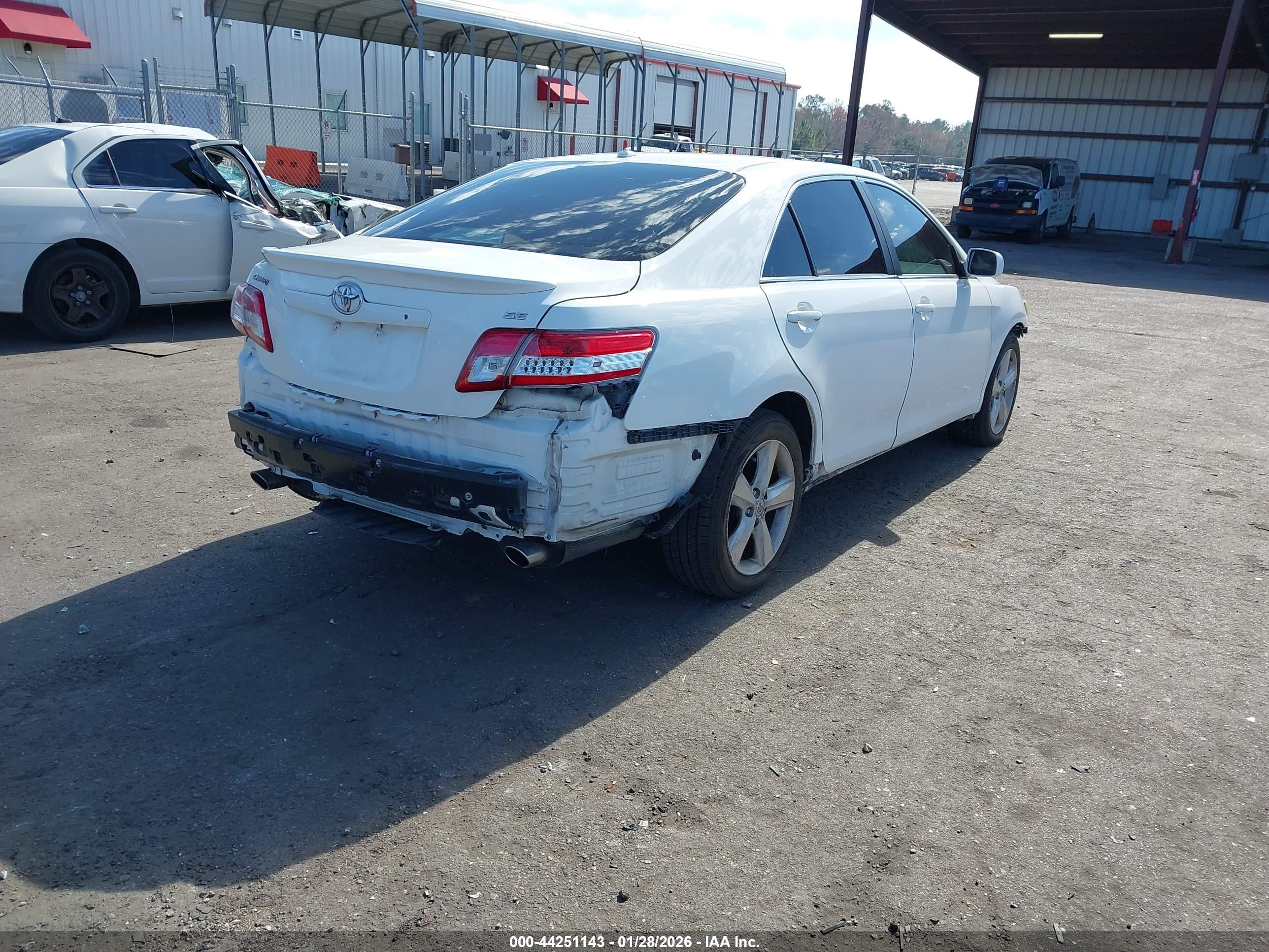 TOYOTA CAMRY image 4