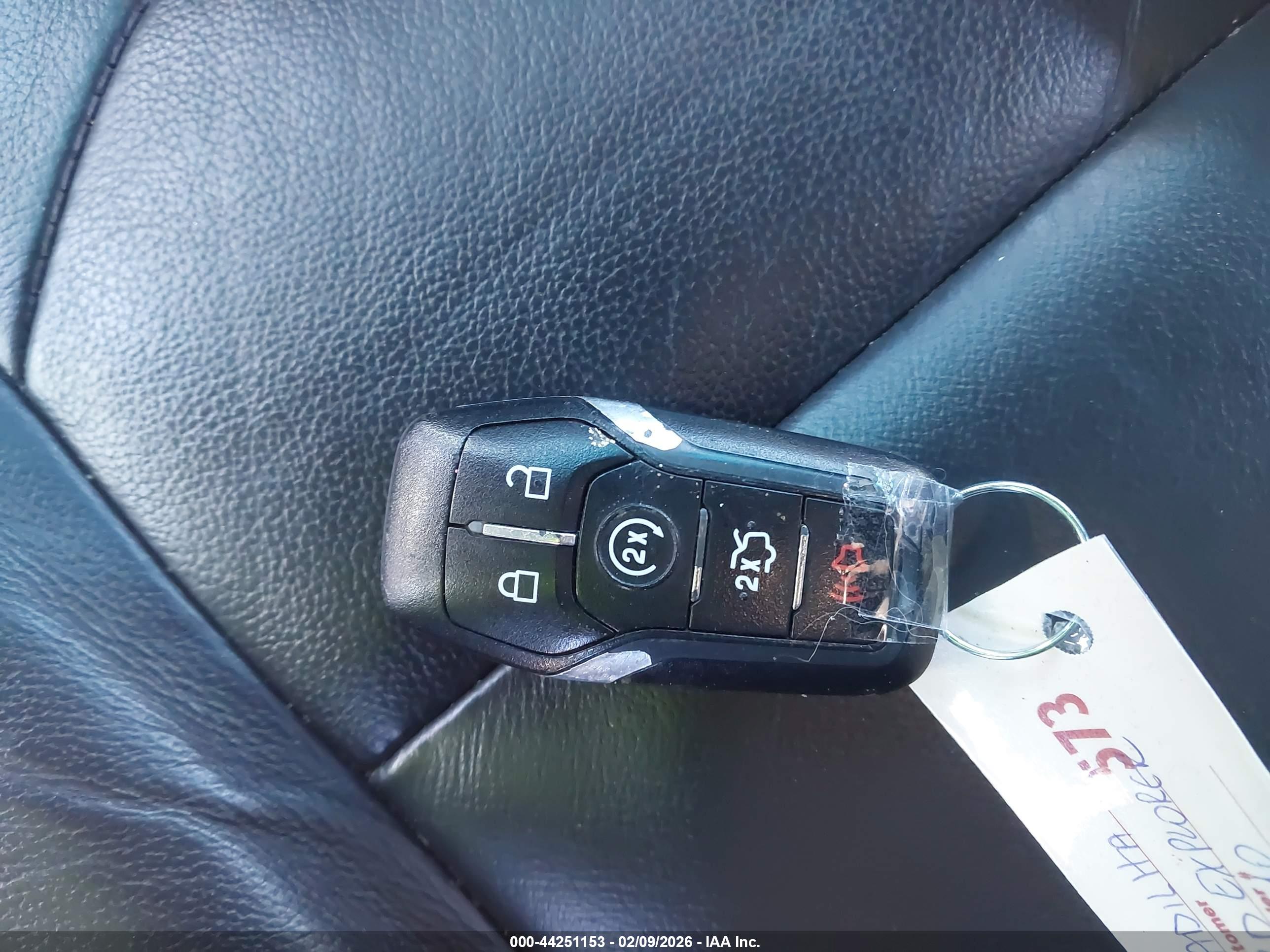 FORD EXPLORER image 11