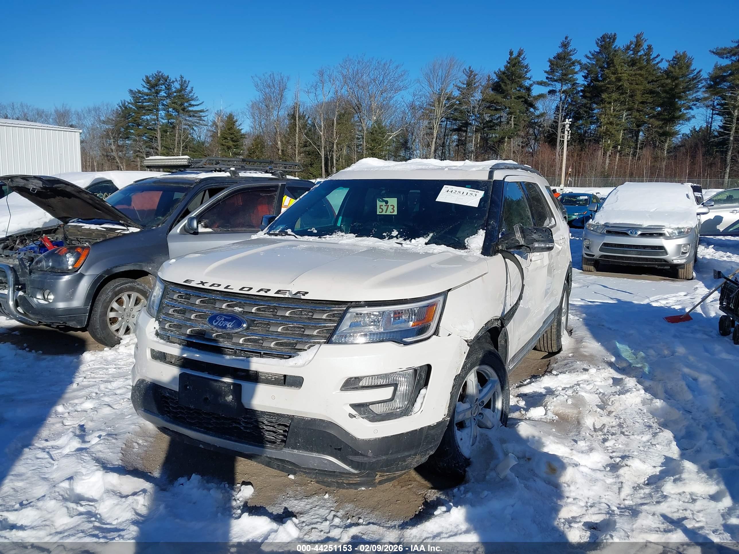 FORD EXPLORER image 2