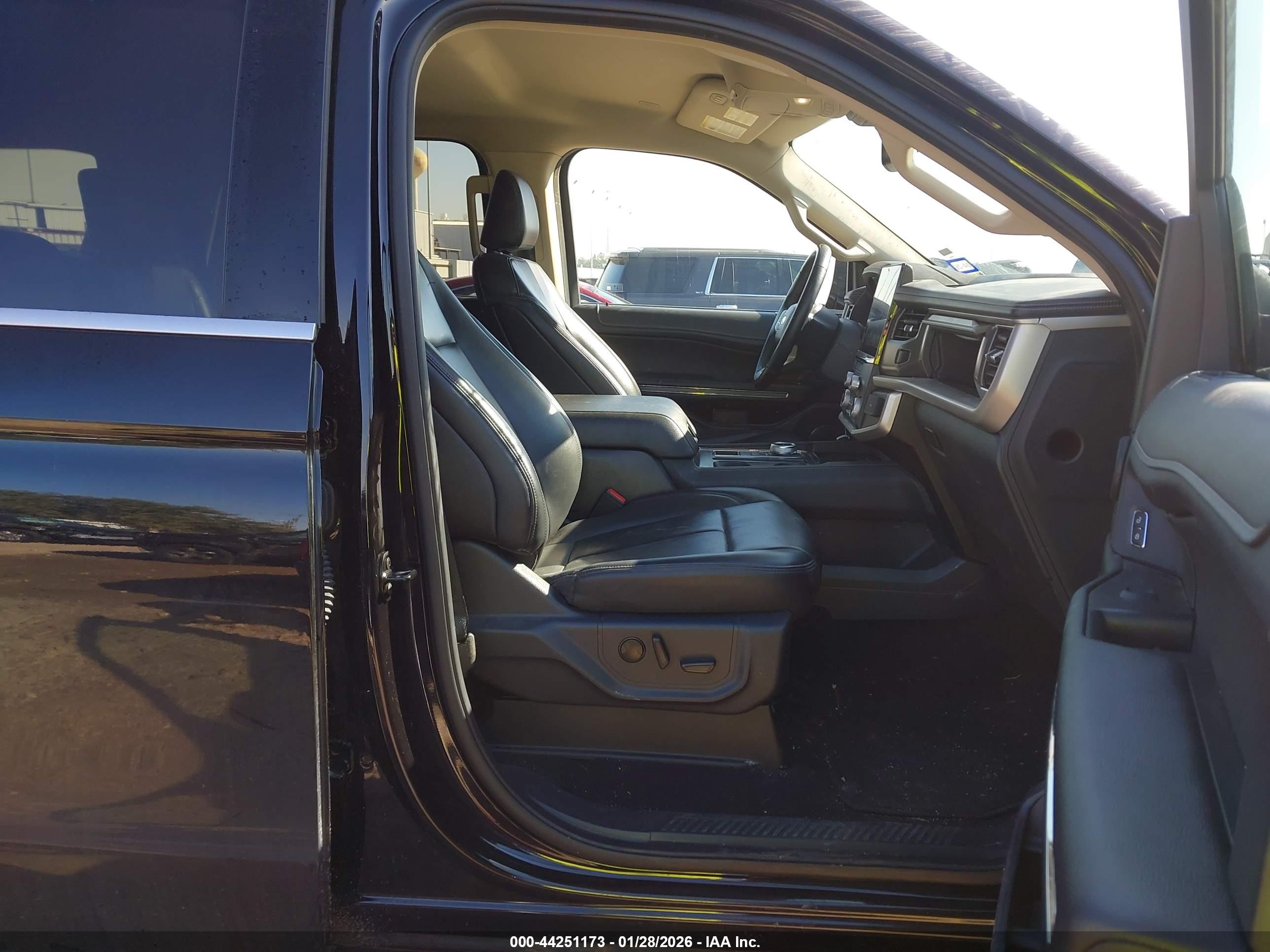 FORD EXPEDITION image 5