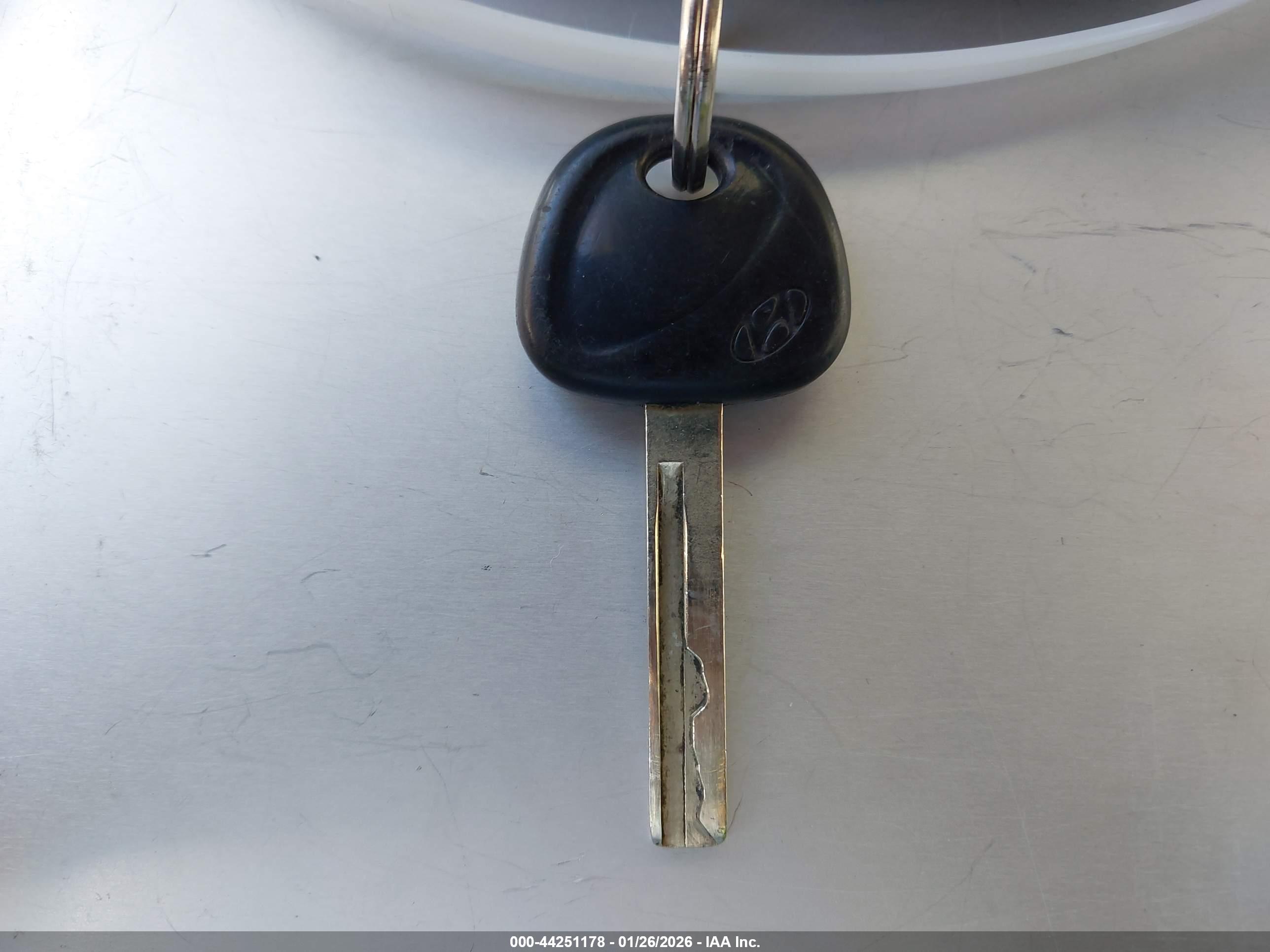 HYUNDAI ACCENT image 11