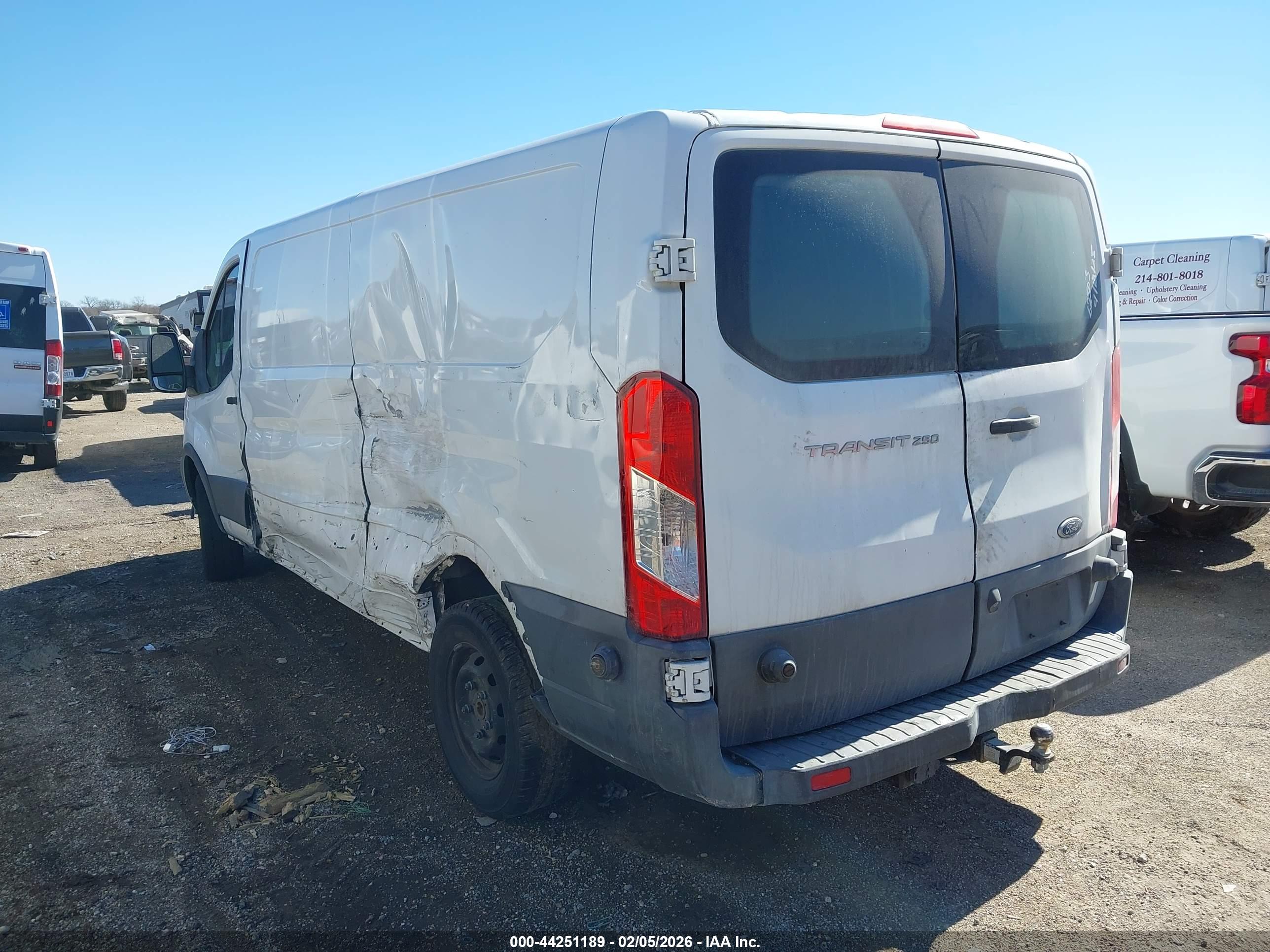 FORD TRANSIT-250 image 3