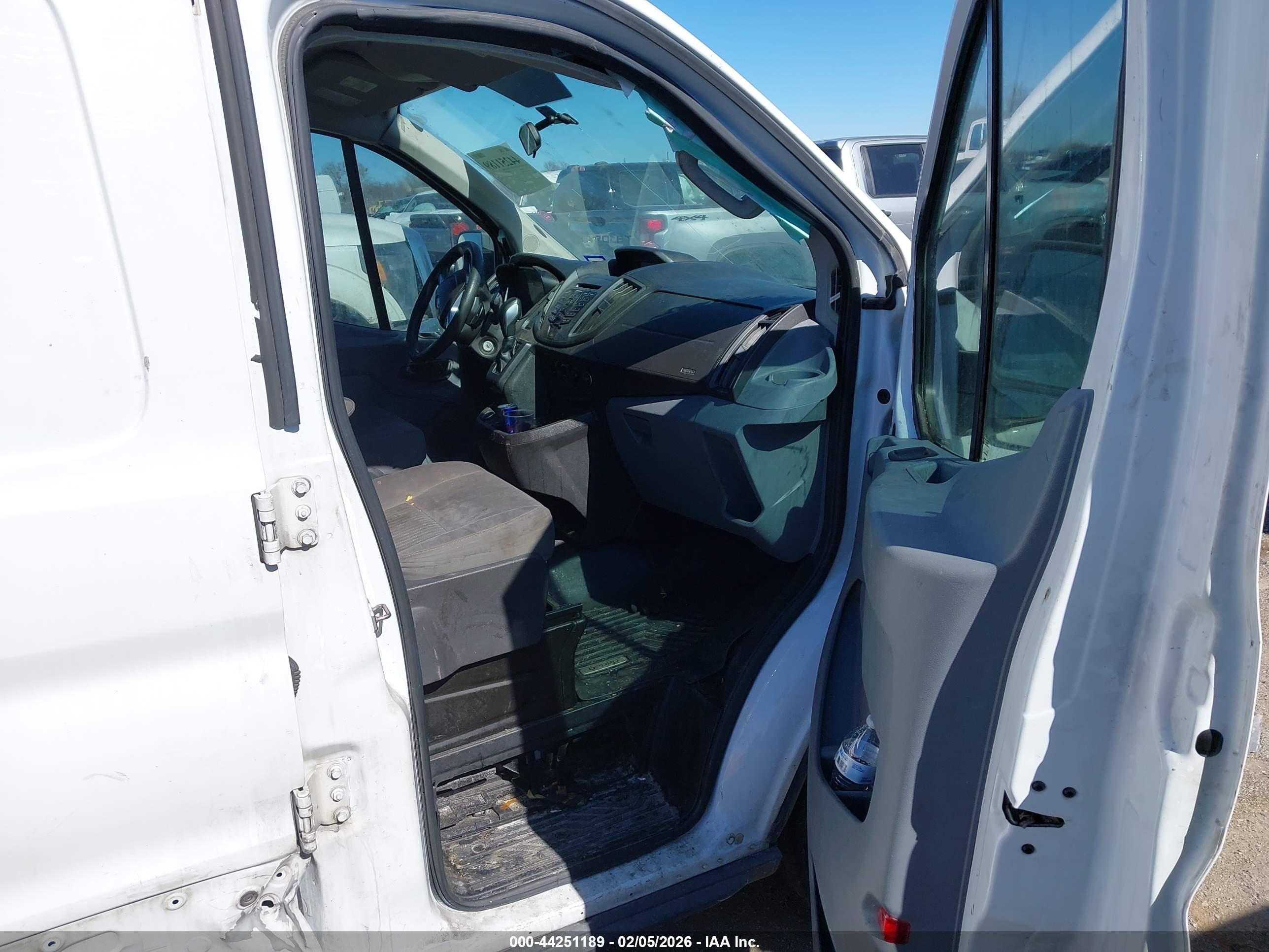 FORD TRANSIT-250 image 5