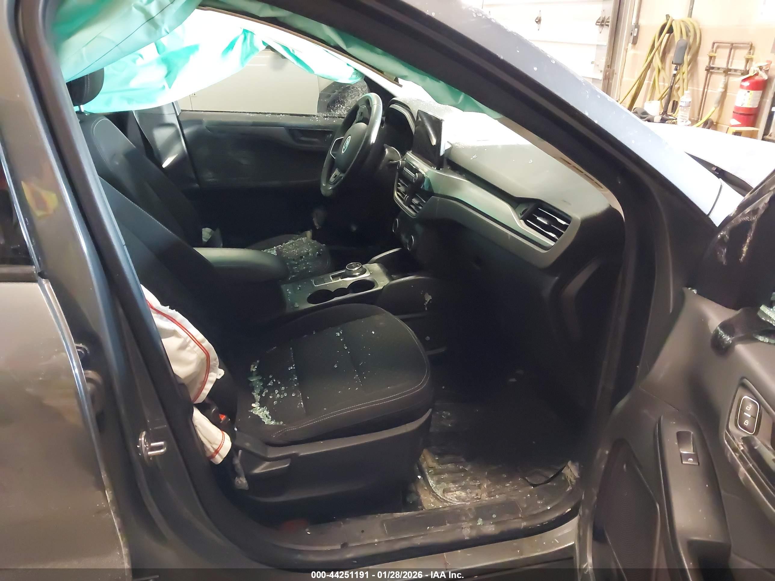 FORD ESCAPE image 5