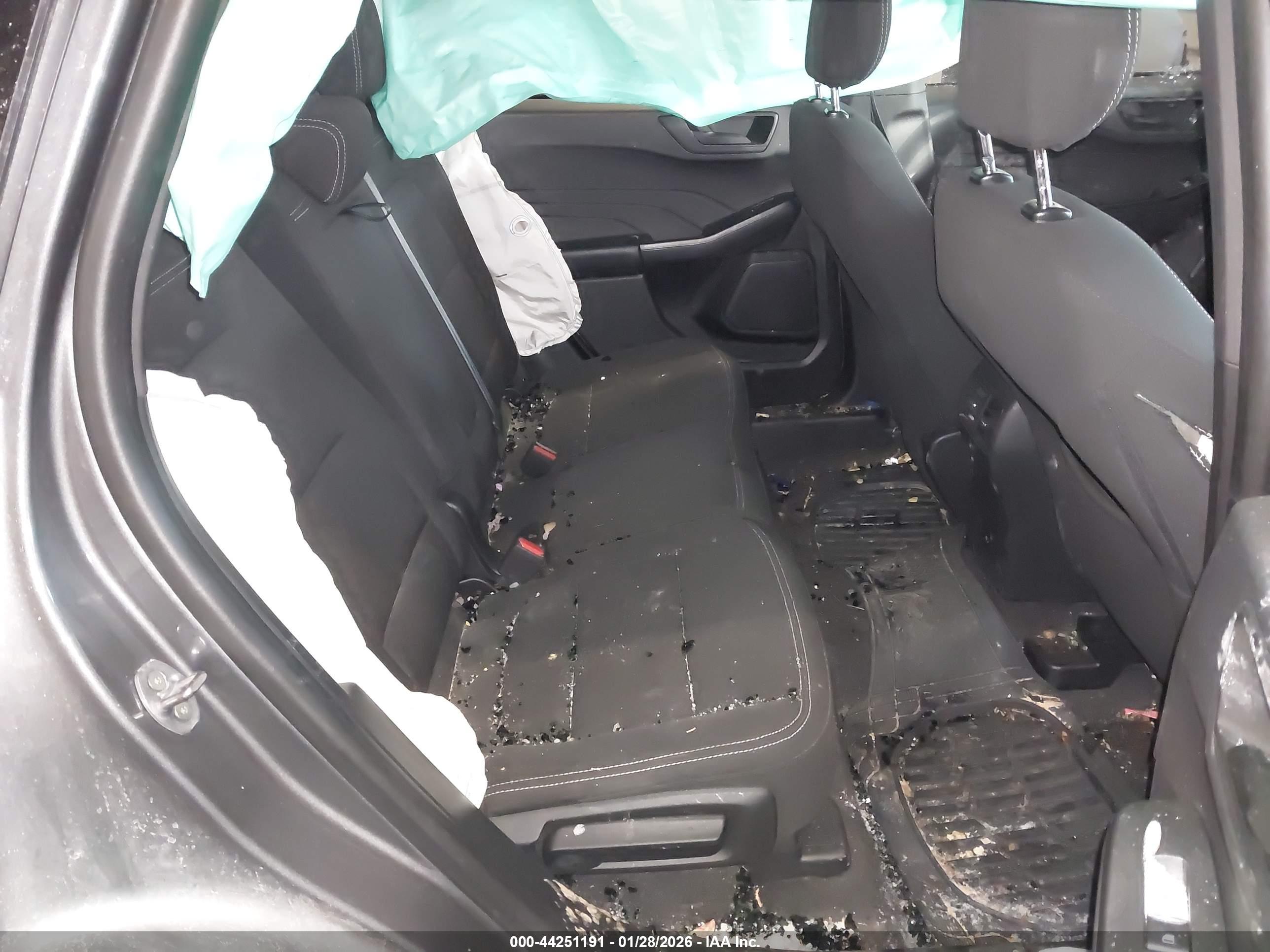 FORD ESCAPE image 8