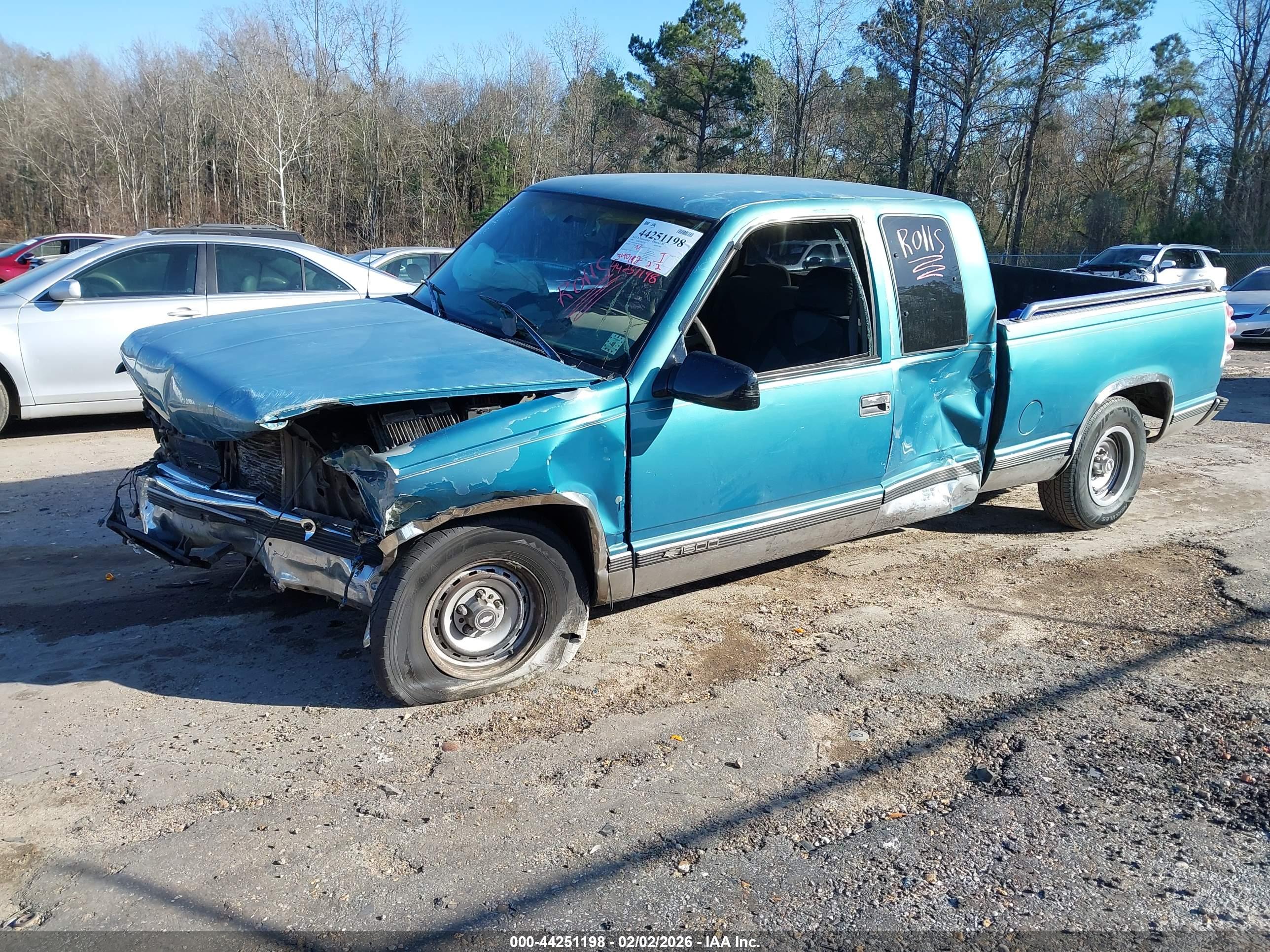 CHEVROLET C1500 image 2