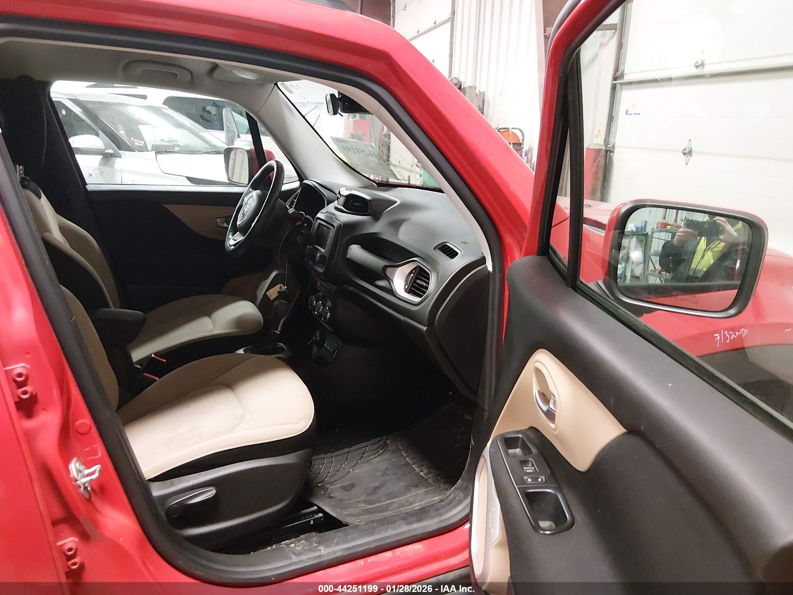 JEEP RENEGADE image 5