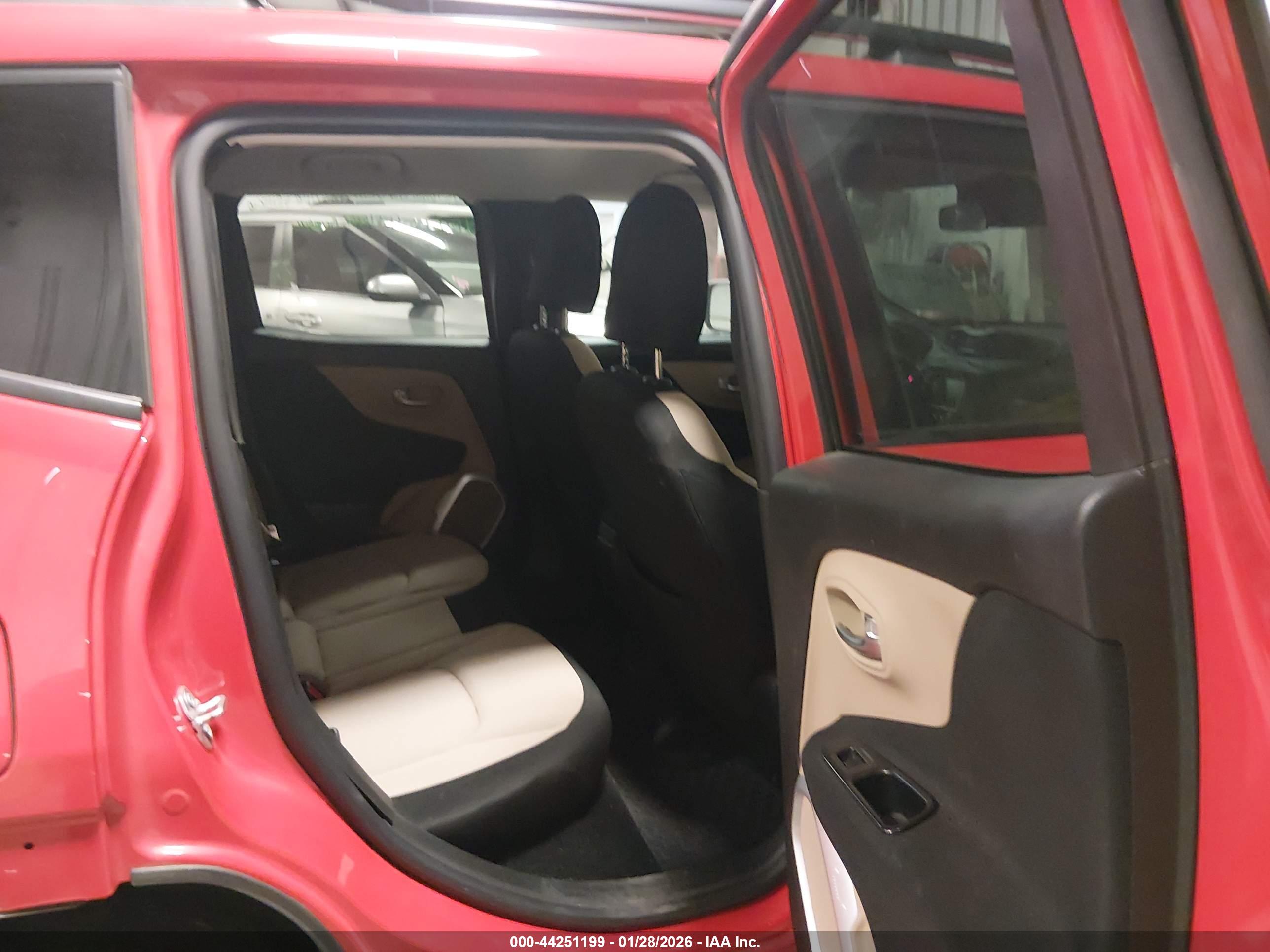 JEEP RENEGADE image 8