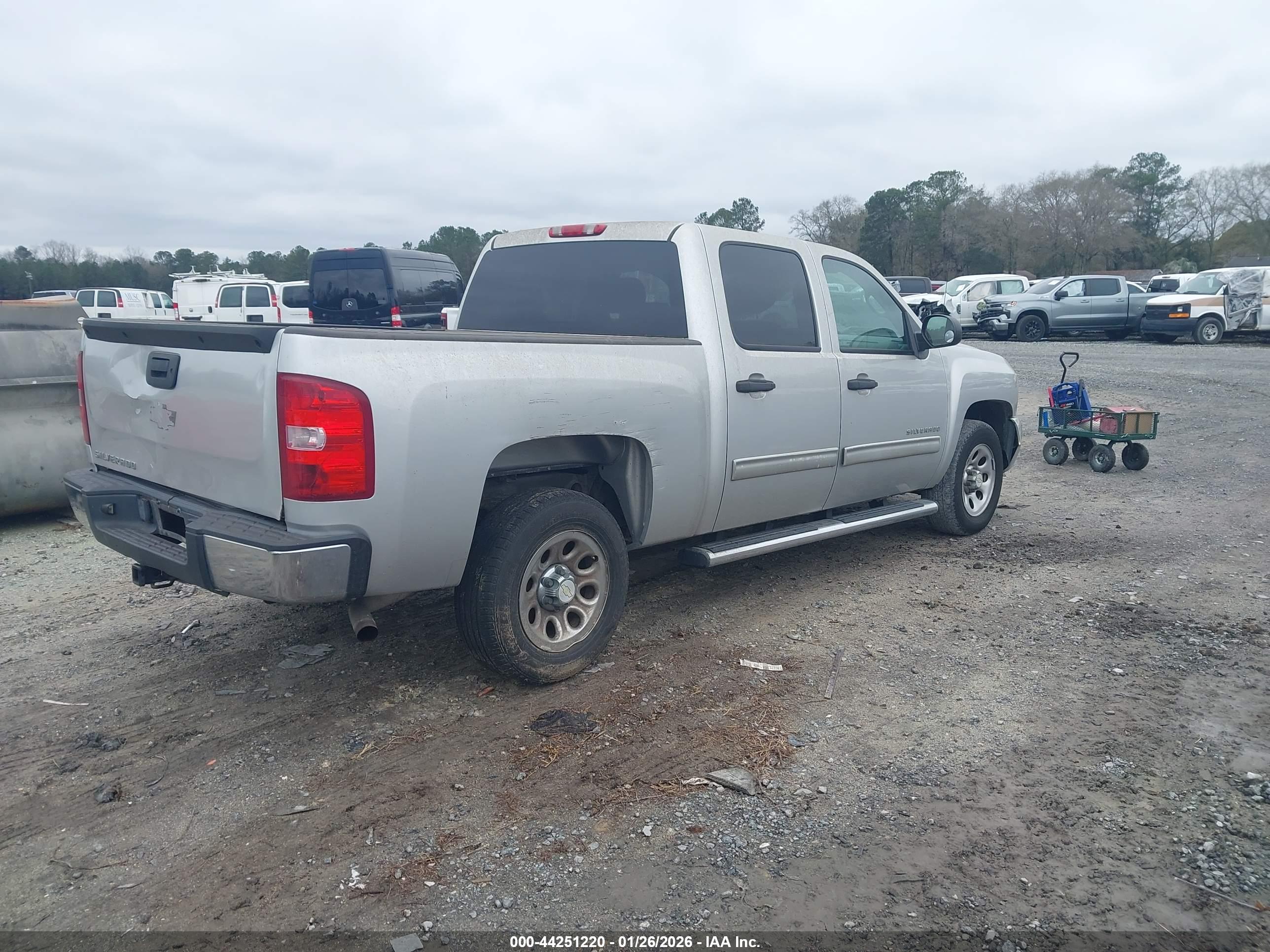 CHEVROLET SILVERADO image 4