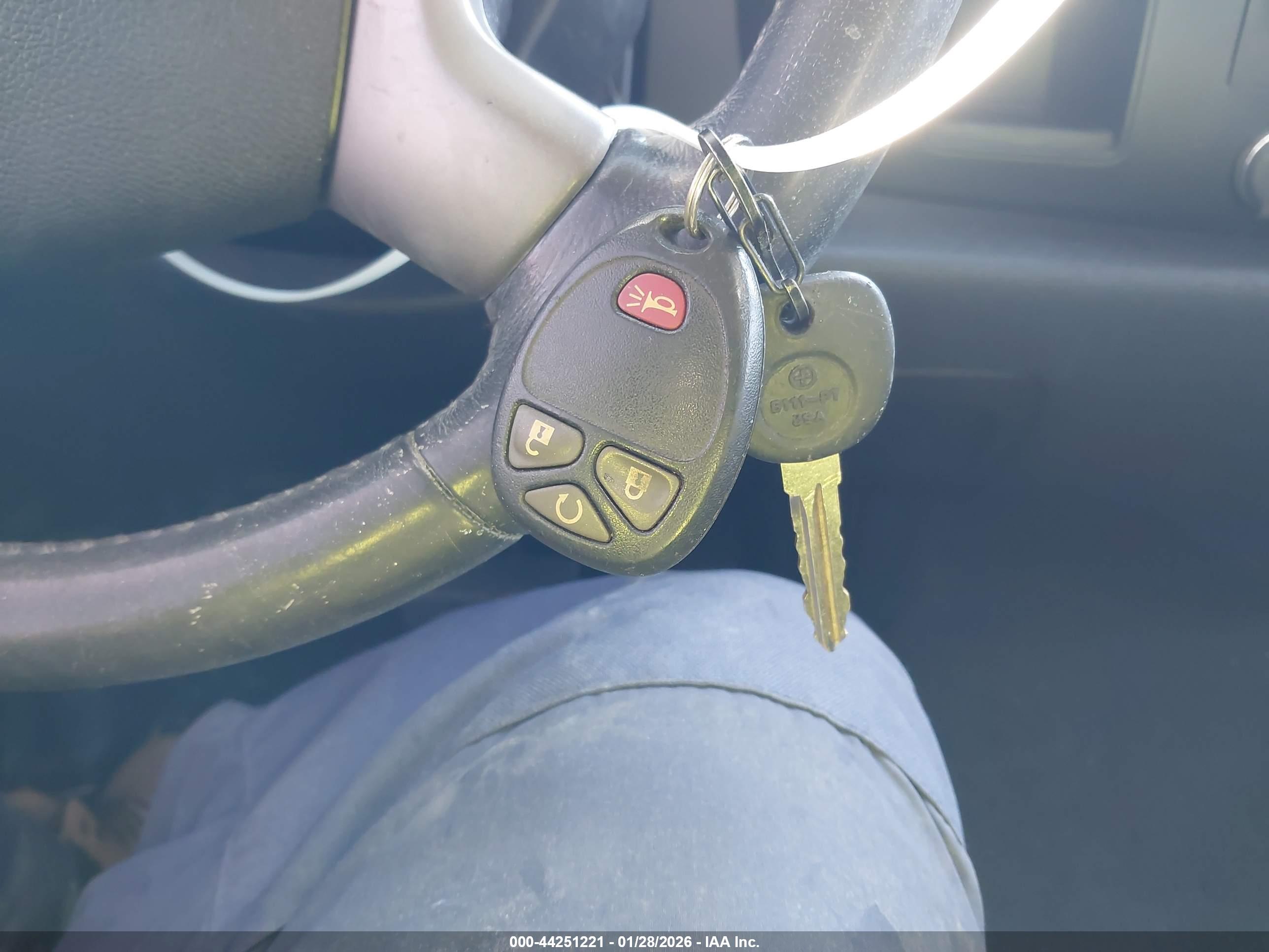 CHEVROLET SILVERADO image 11