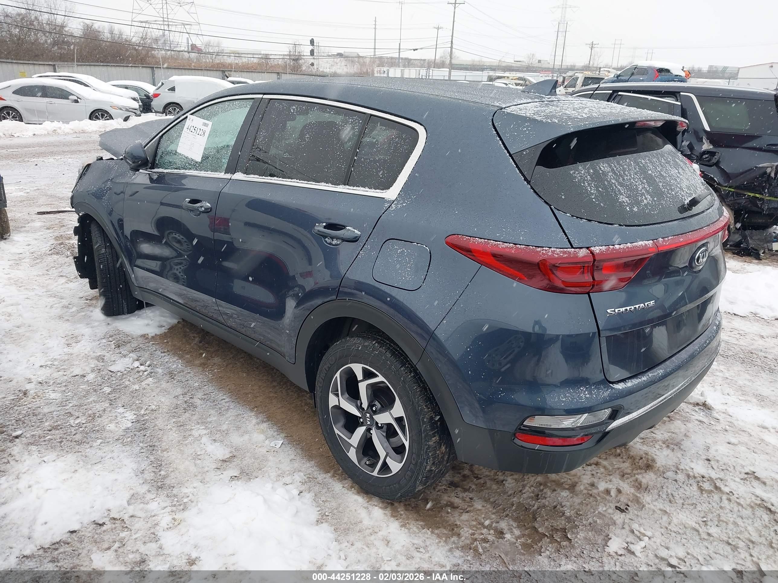 KIA SPORTAGE image 3