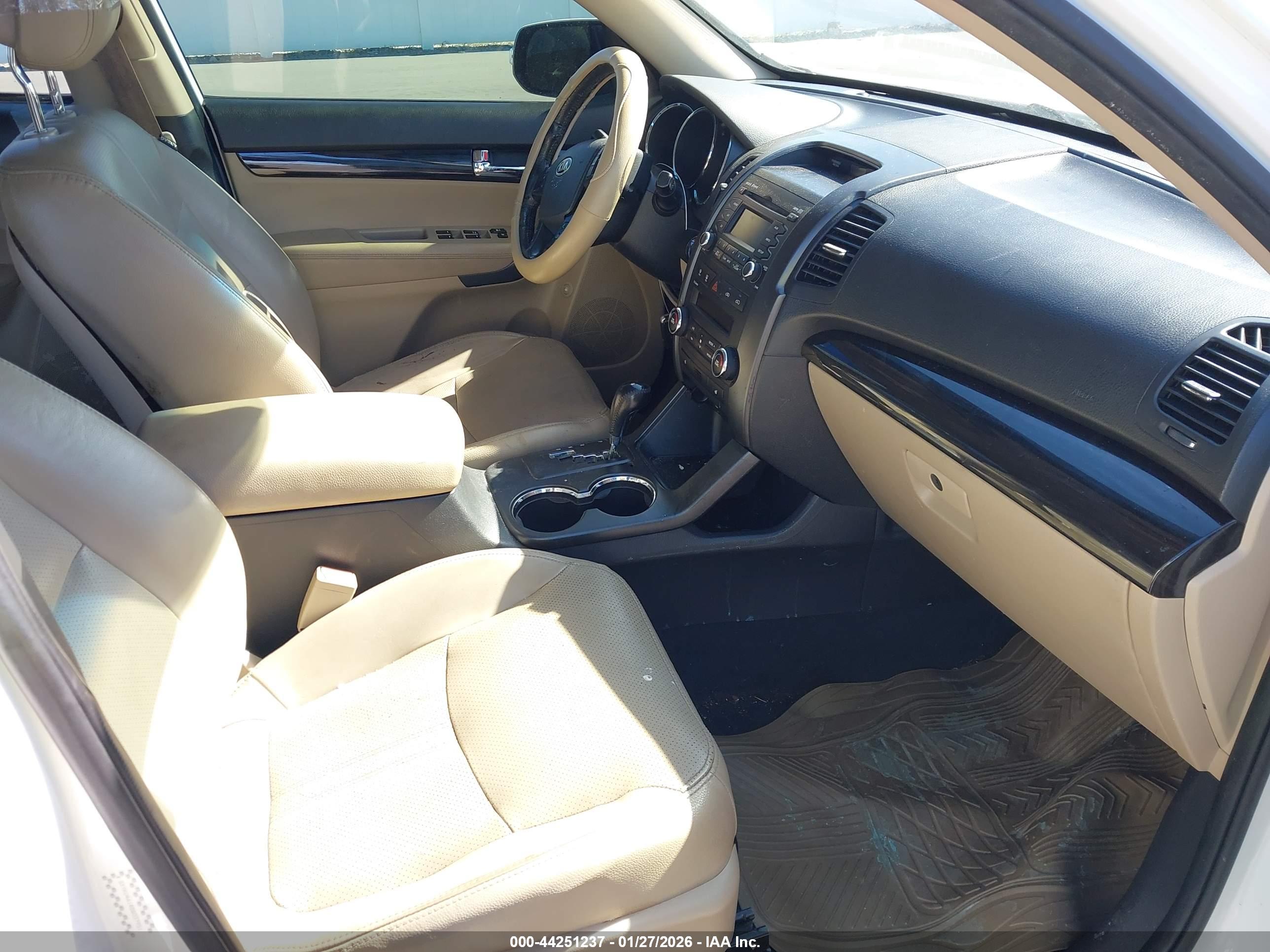 KIA SORENTO image 5