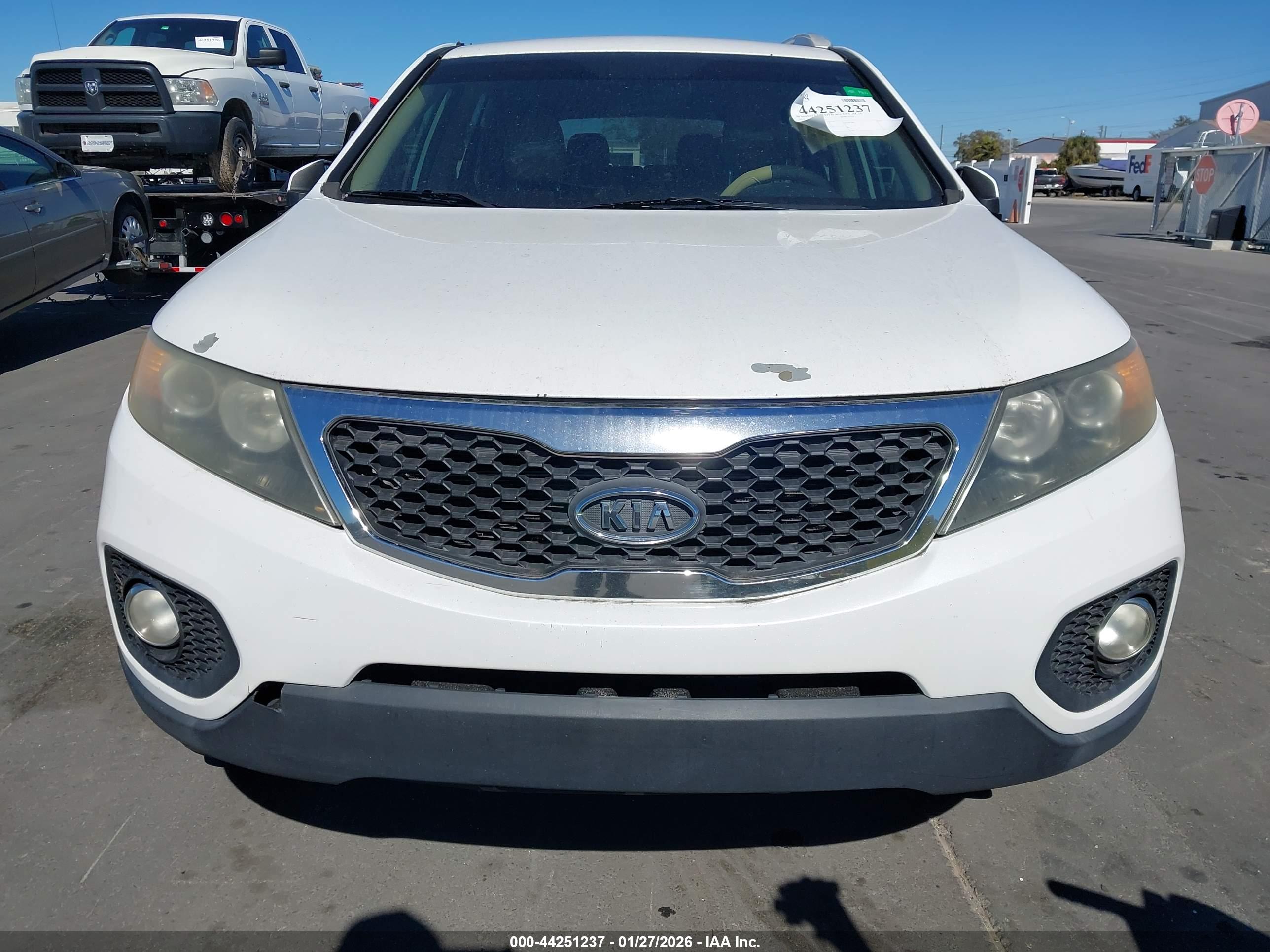 KIA SORENTO image 6