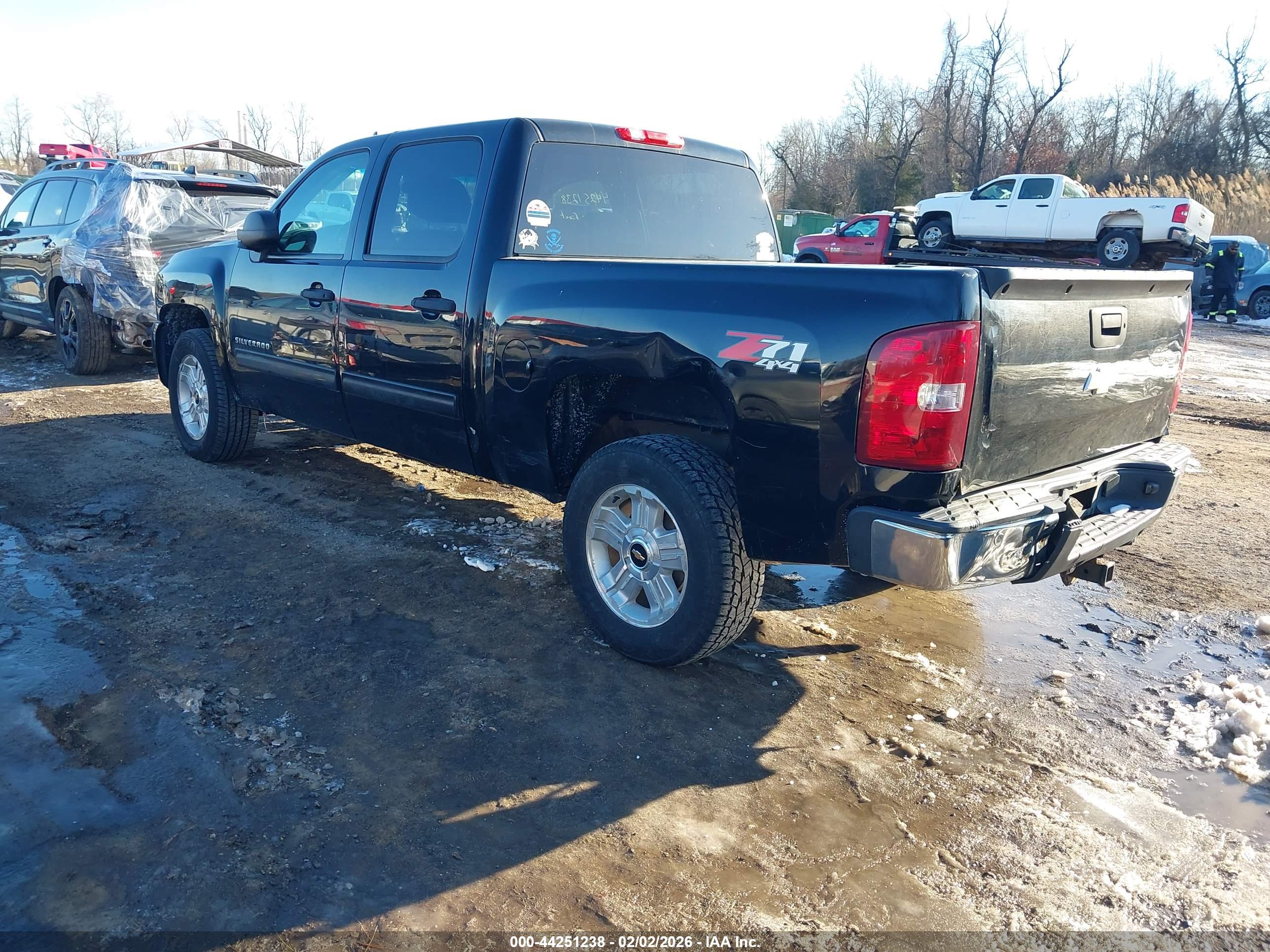 CHEVROLET SILVERADO image 3