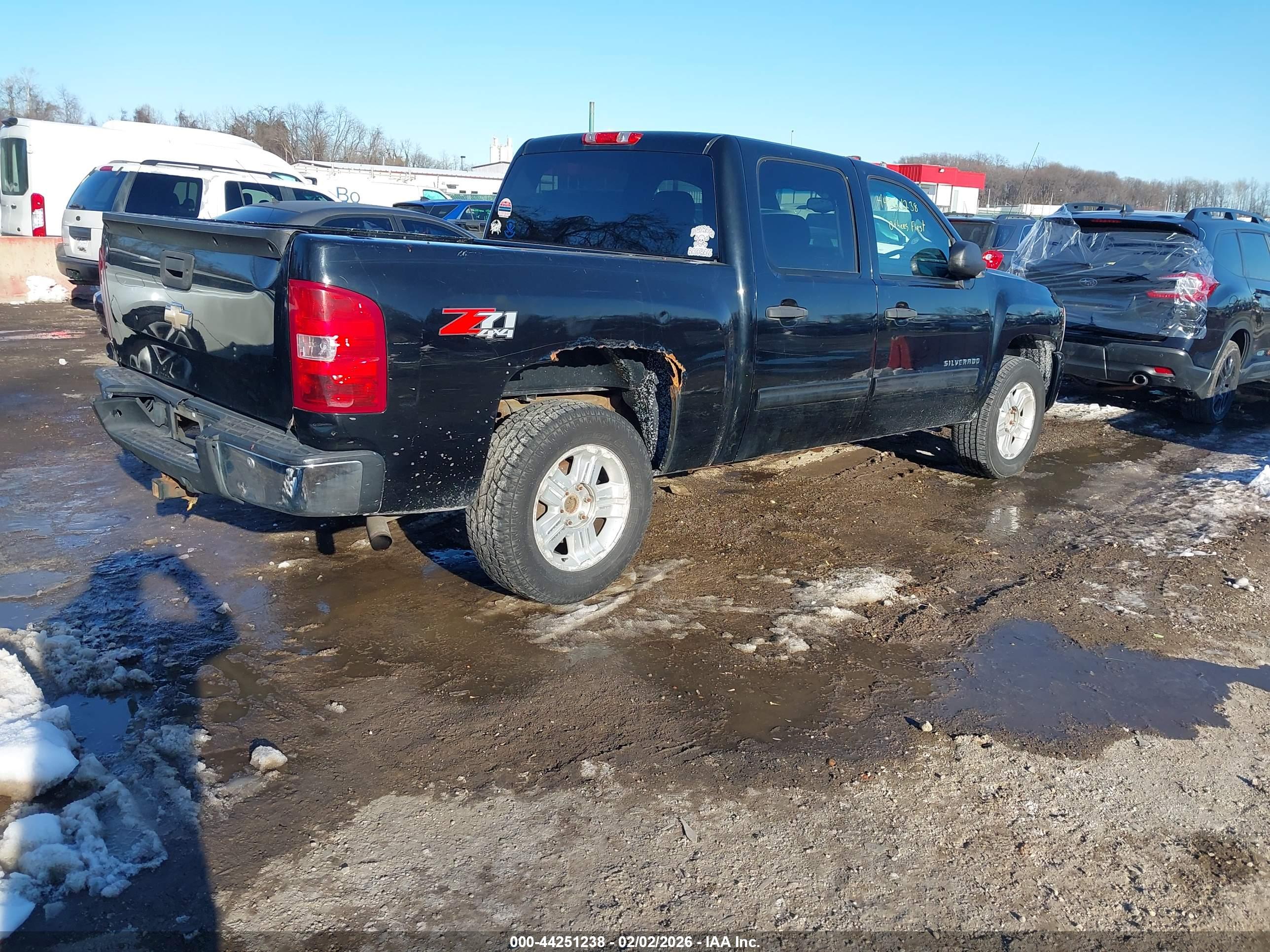 CHEVROLET SILVERADO image 4