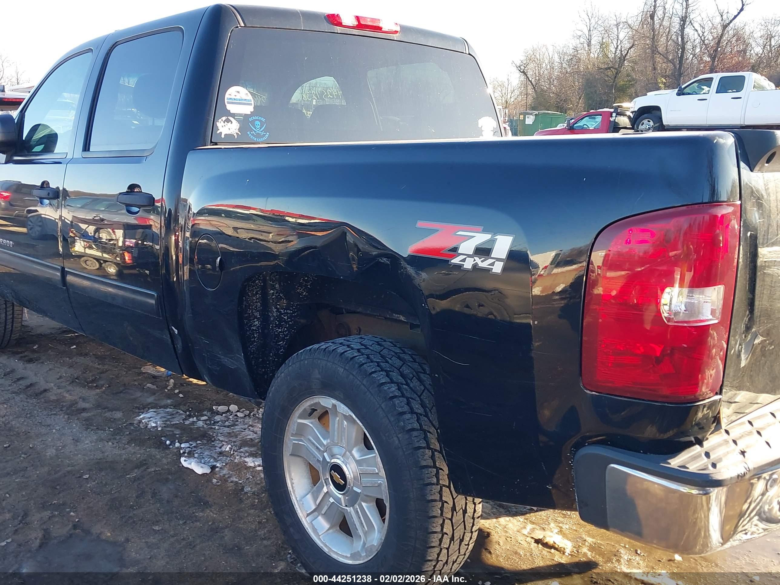 CHEVROLET SILVERADO image 6
