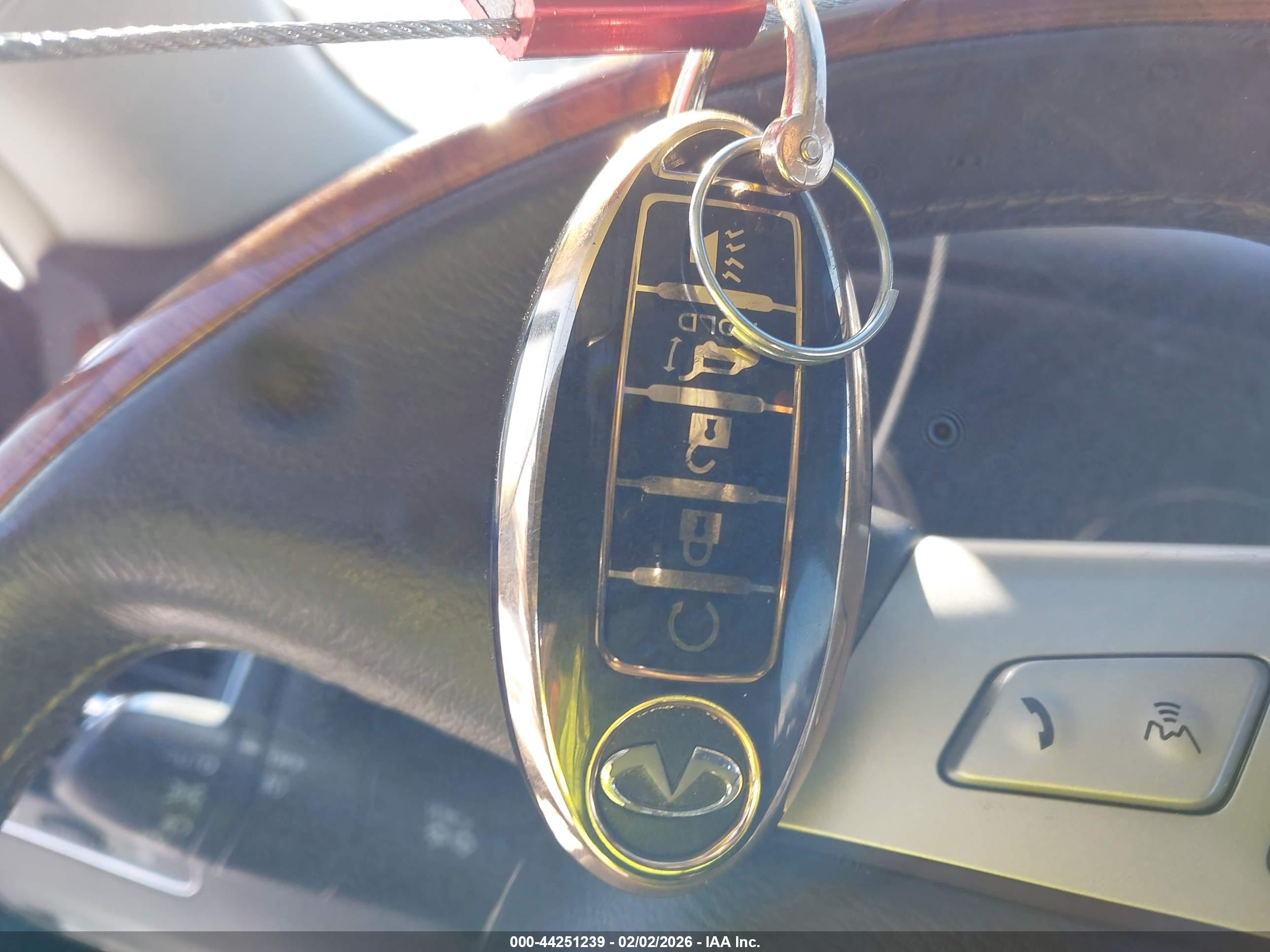 INFINITI QX80 image 11