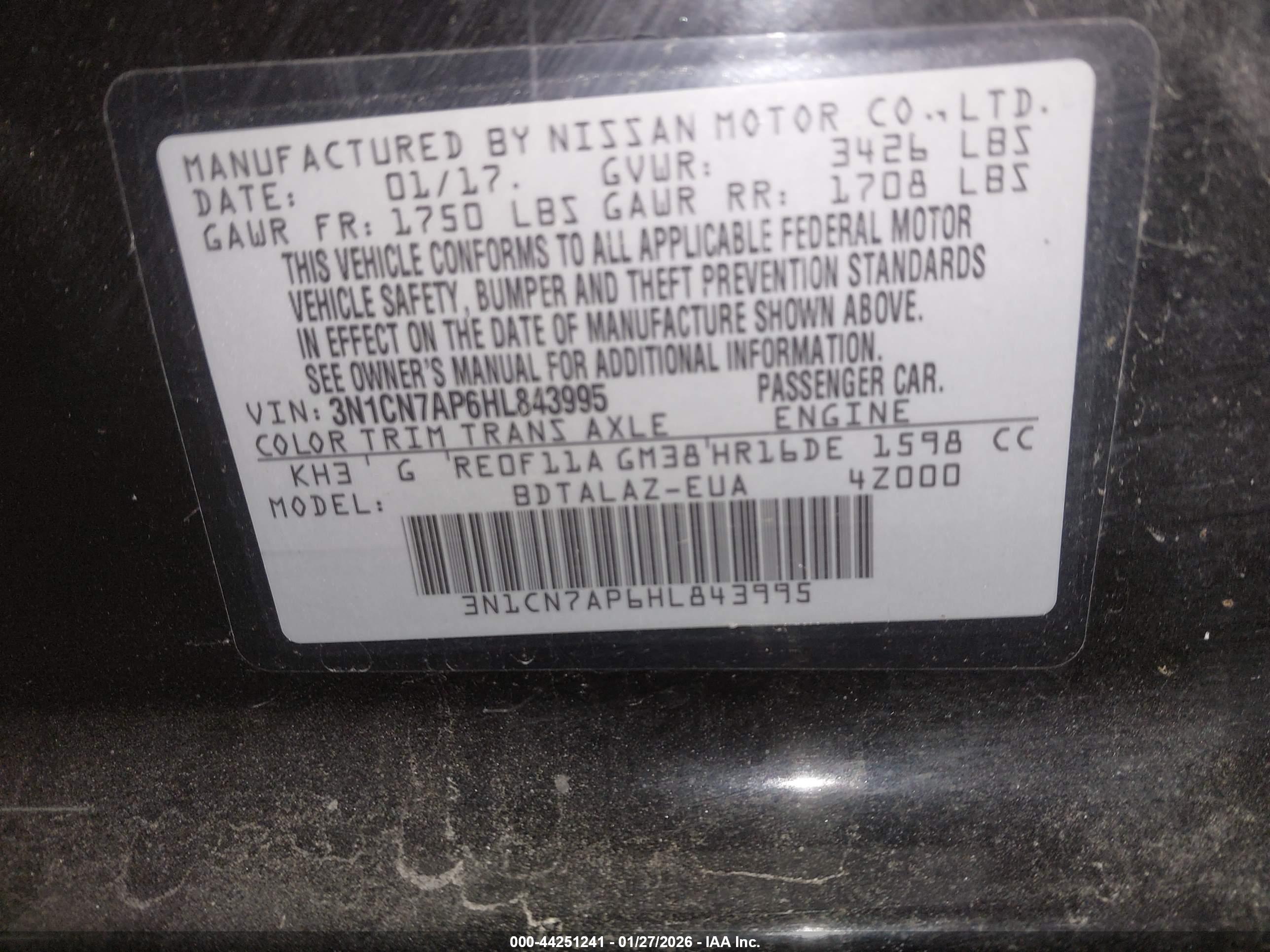NISSAN VERSA image 9