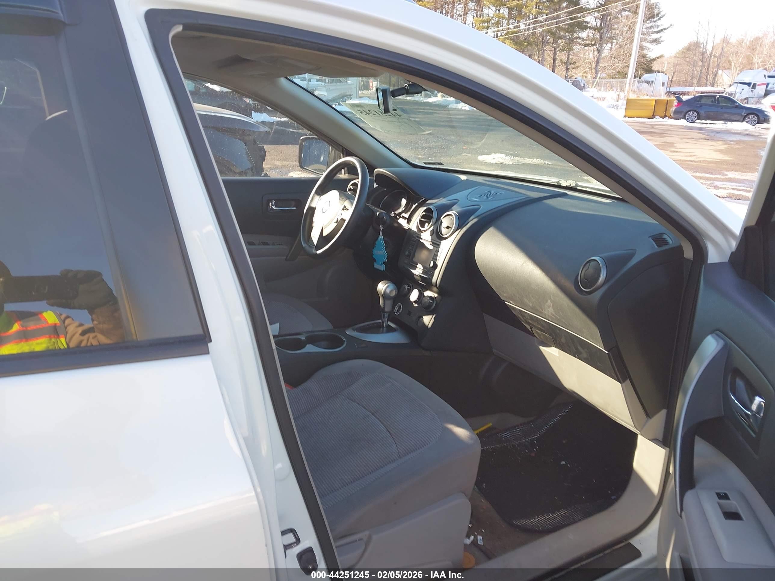 NISSAN ROGUE image 5
