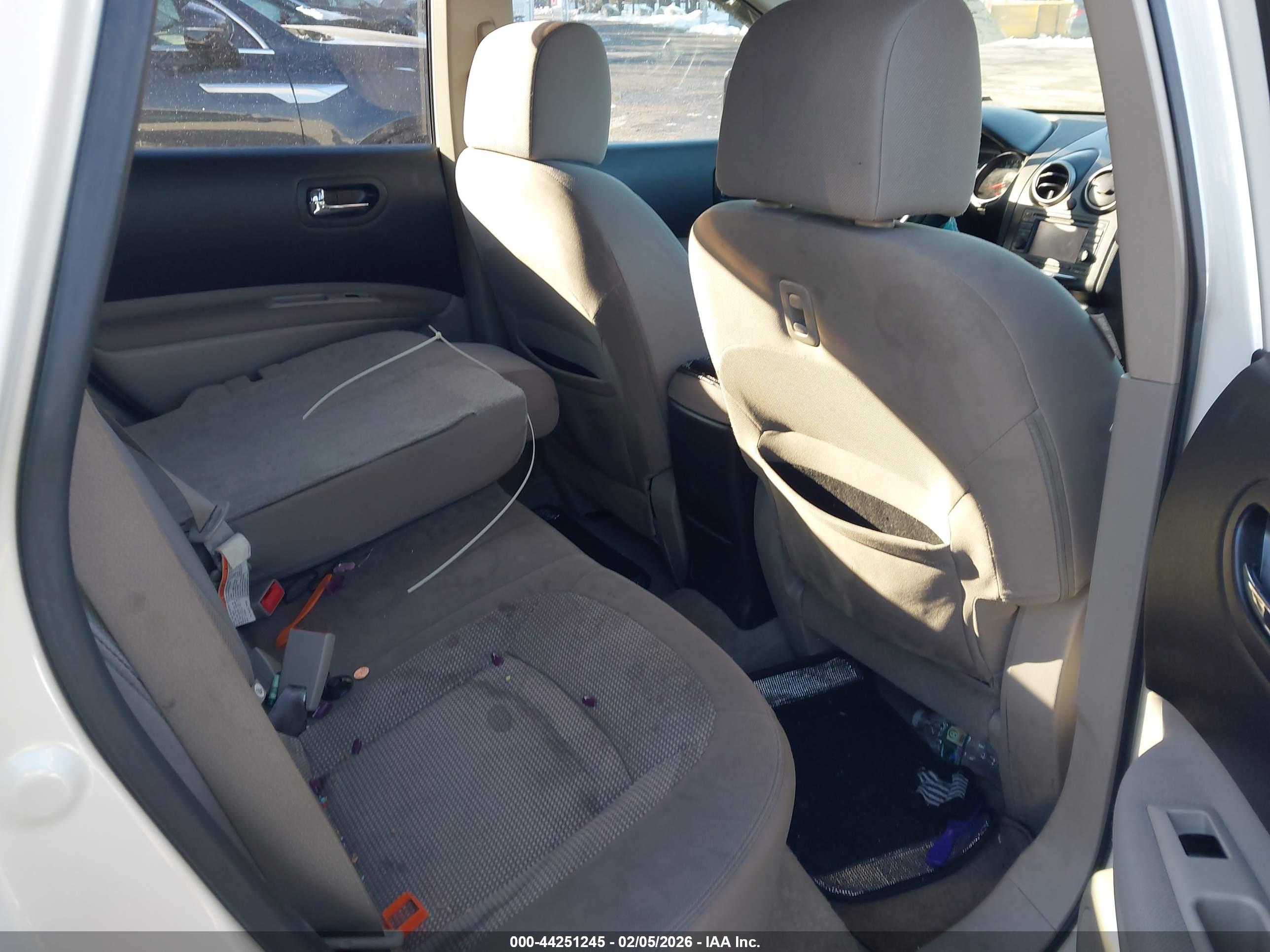 NISSAN ROGUE image 8