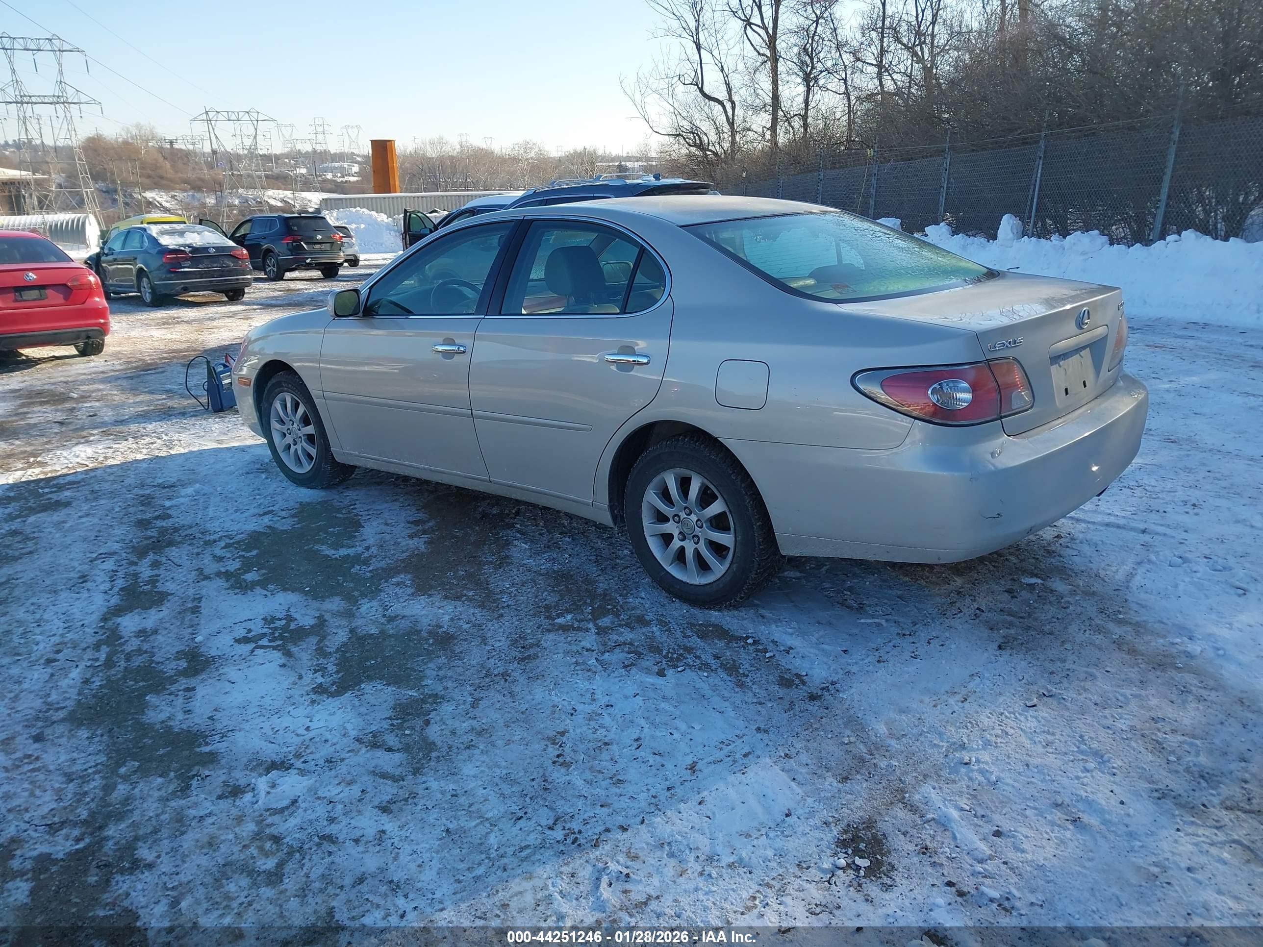 LEXUS ES image 3