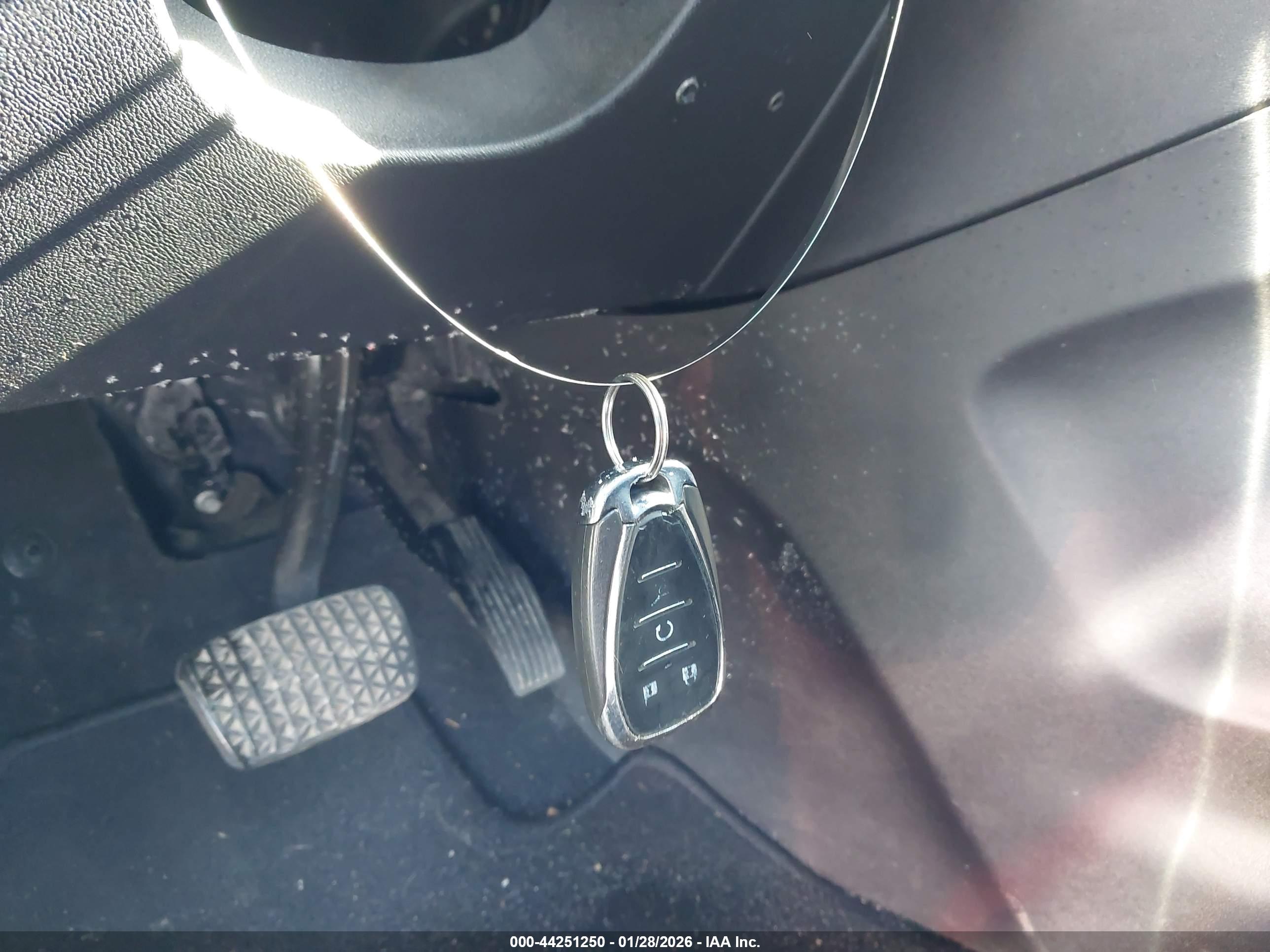 CHEVROLET EQUINOX image 11
