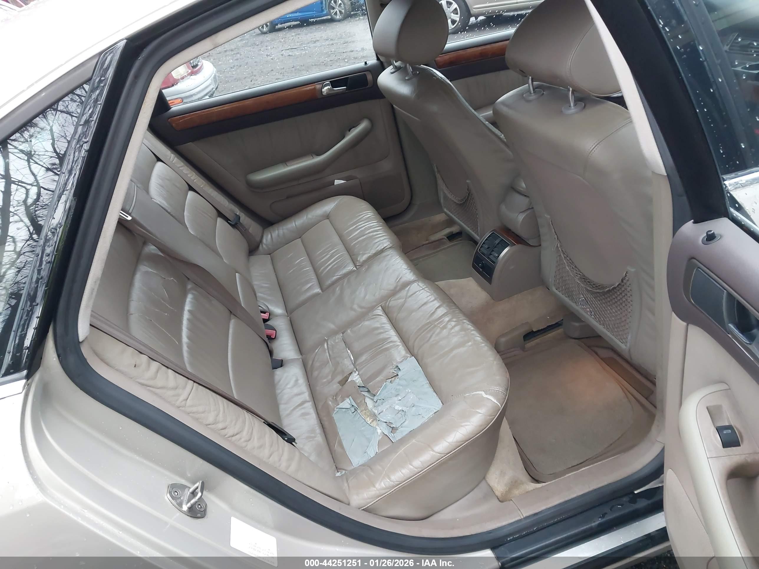 AUDI A6 image 8