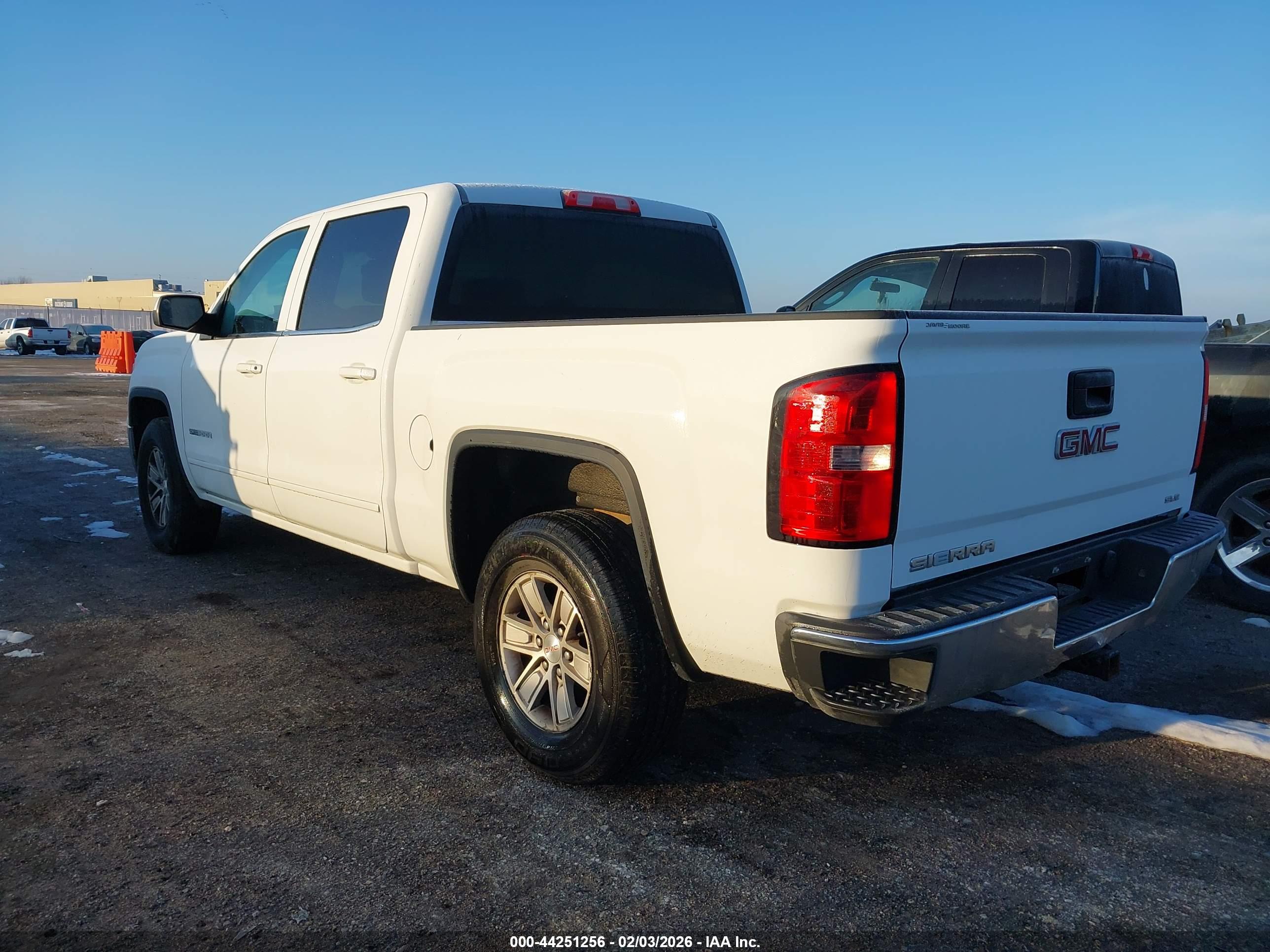 GMC SIERRA image 3
