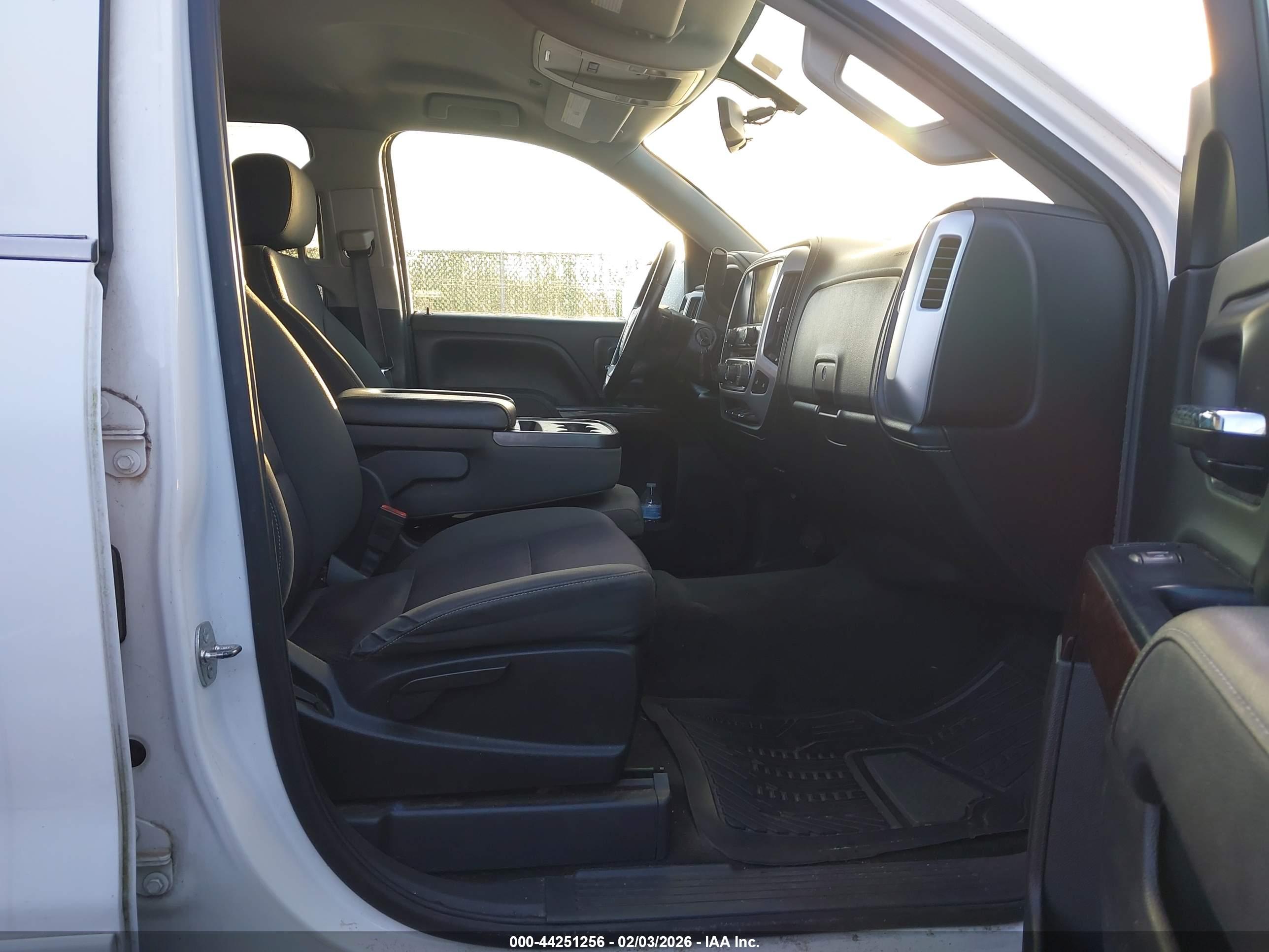 GMC SIERRA image 5