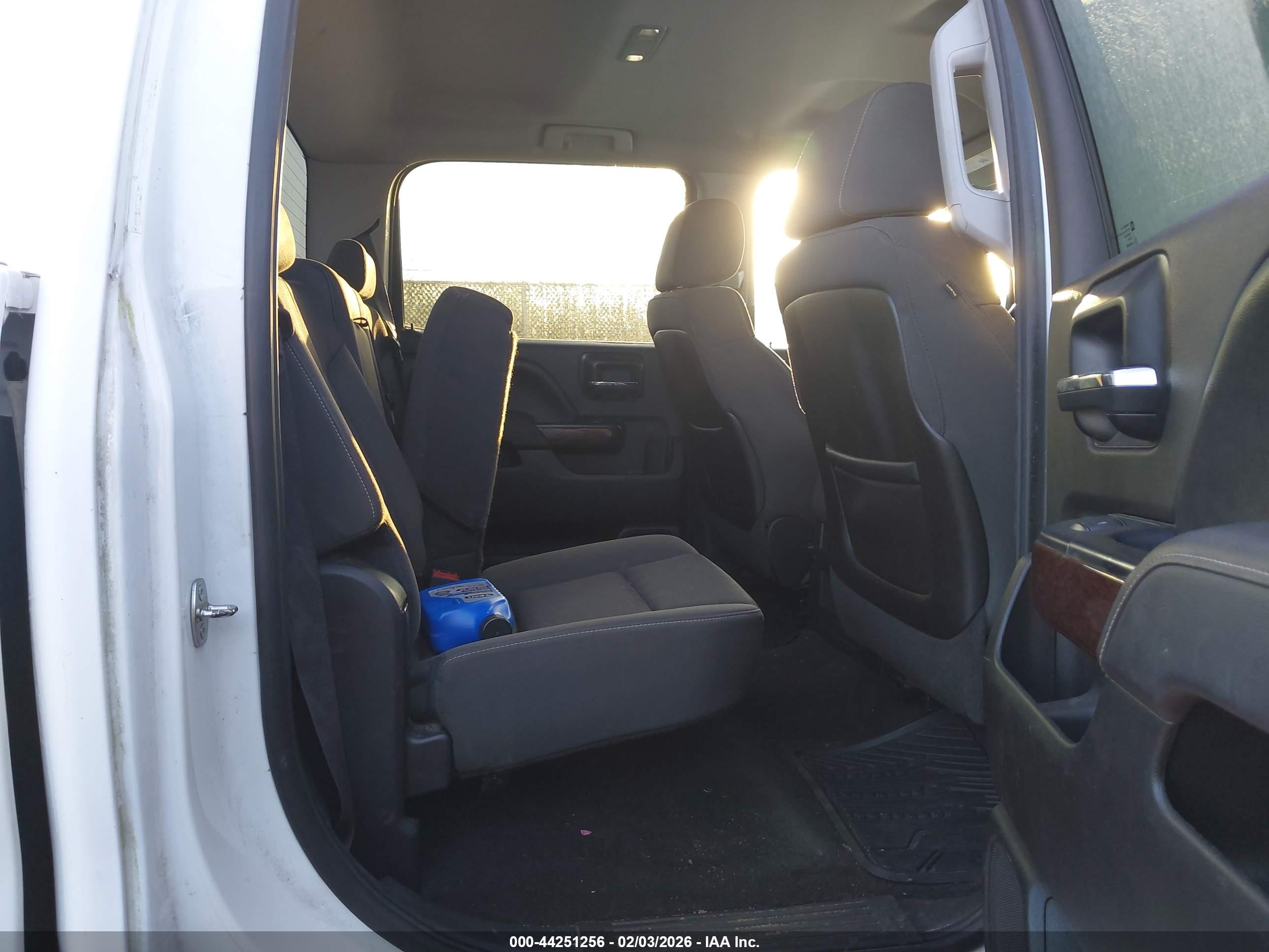GMC SIERRA image 8