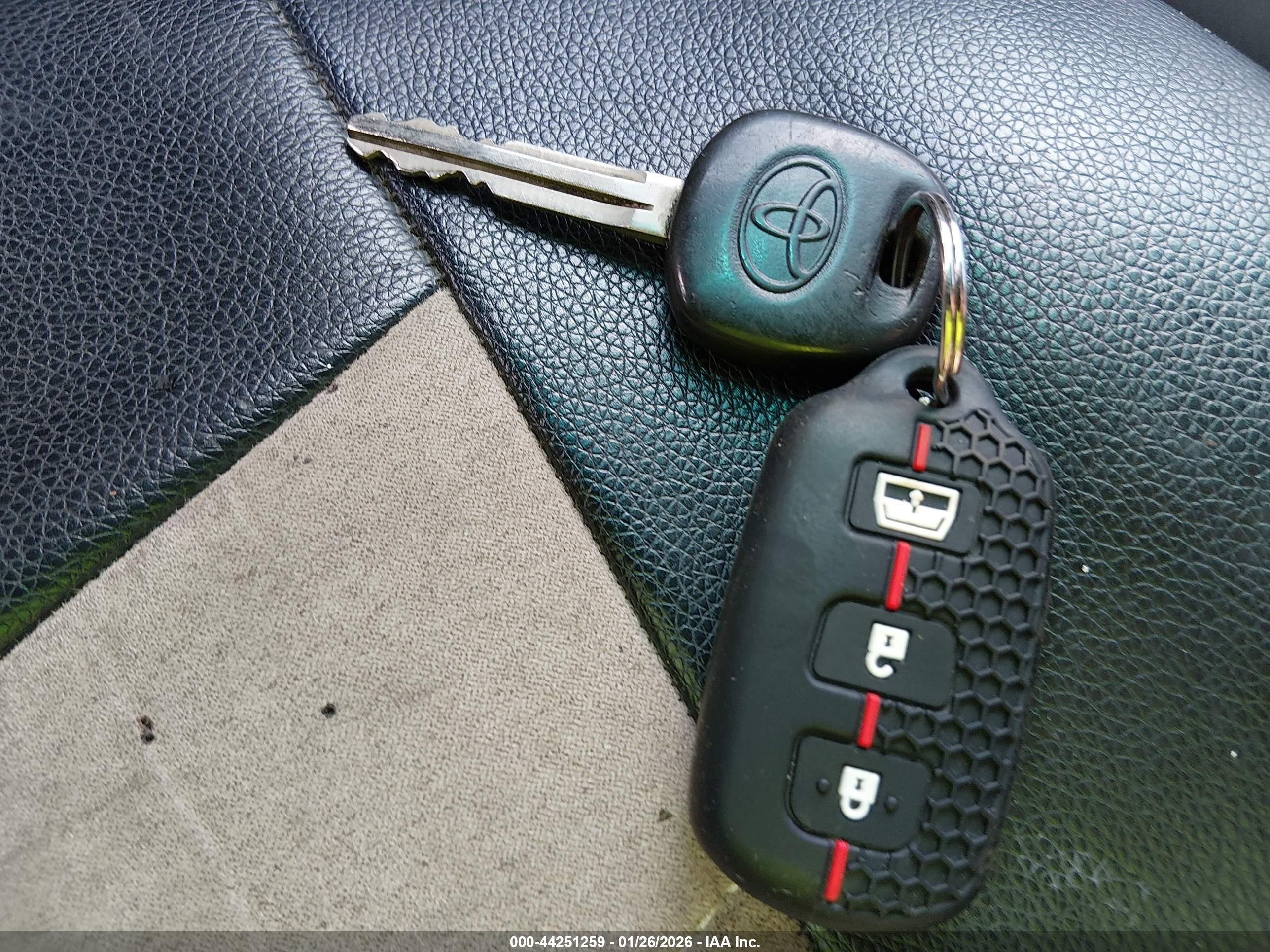 TOYOTA 4RUNNER image 11
