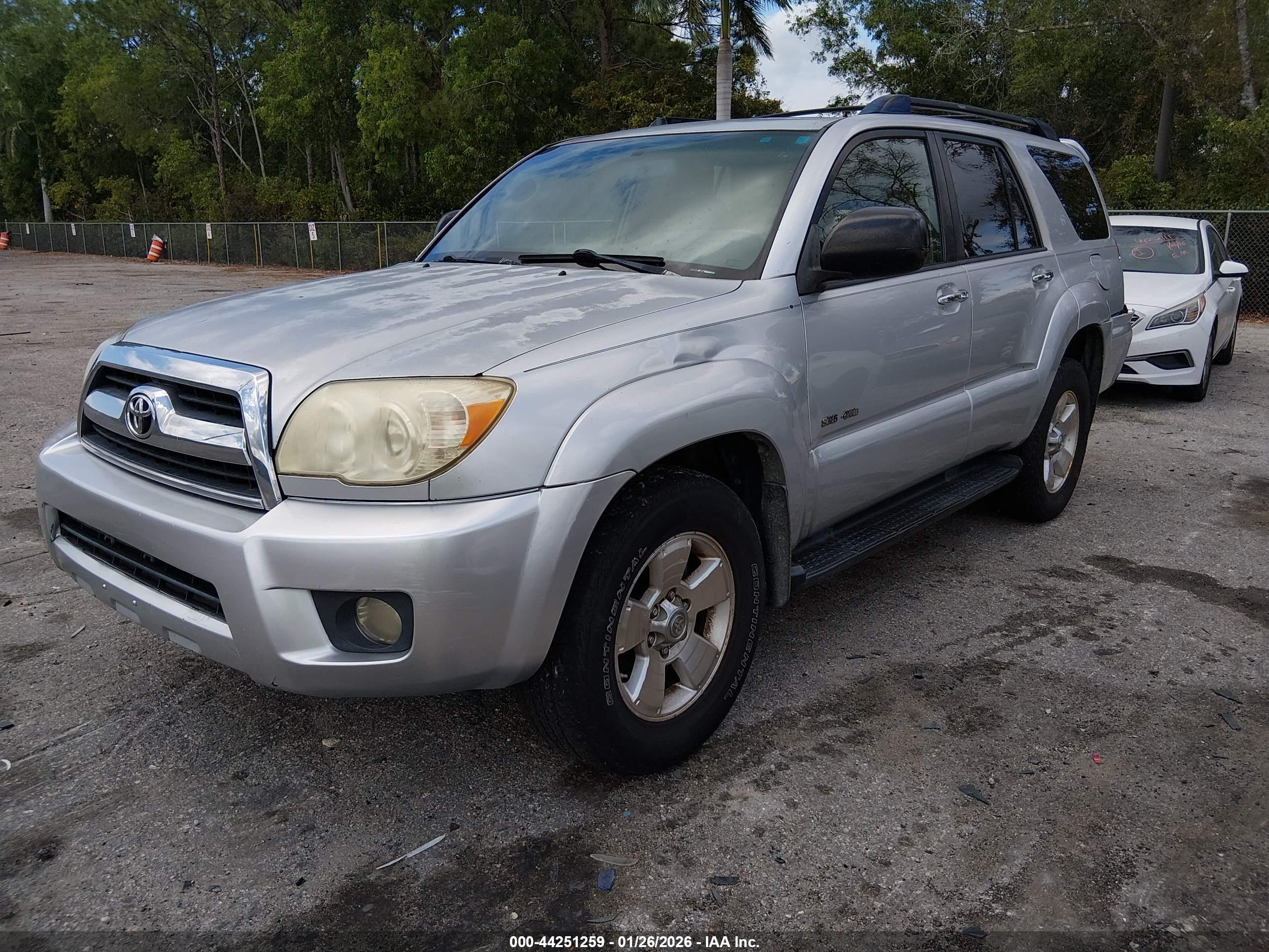 TOYOTA 4RUNNER image 2