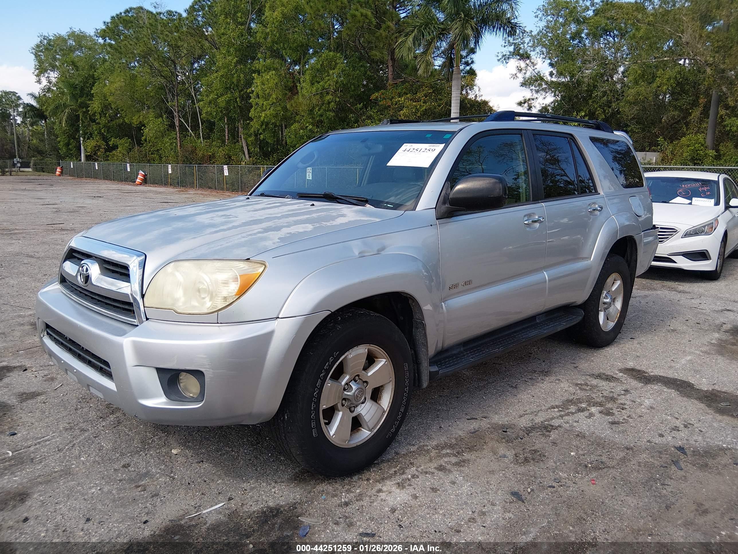 TOYOTA 4RUNNER image 6