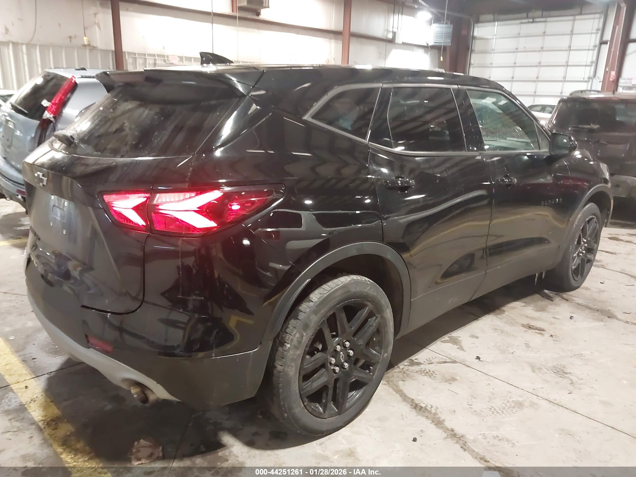 CHEVROLET BLAZER image 4