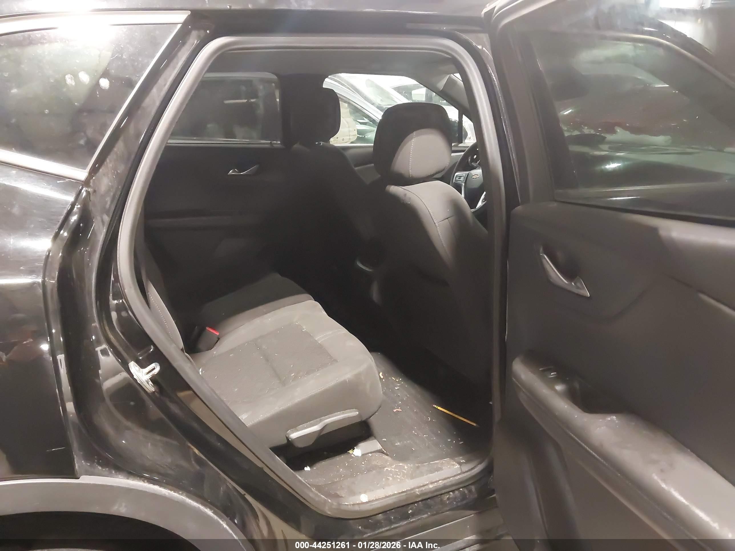 CHEVROLET BLAZER image 8