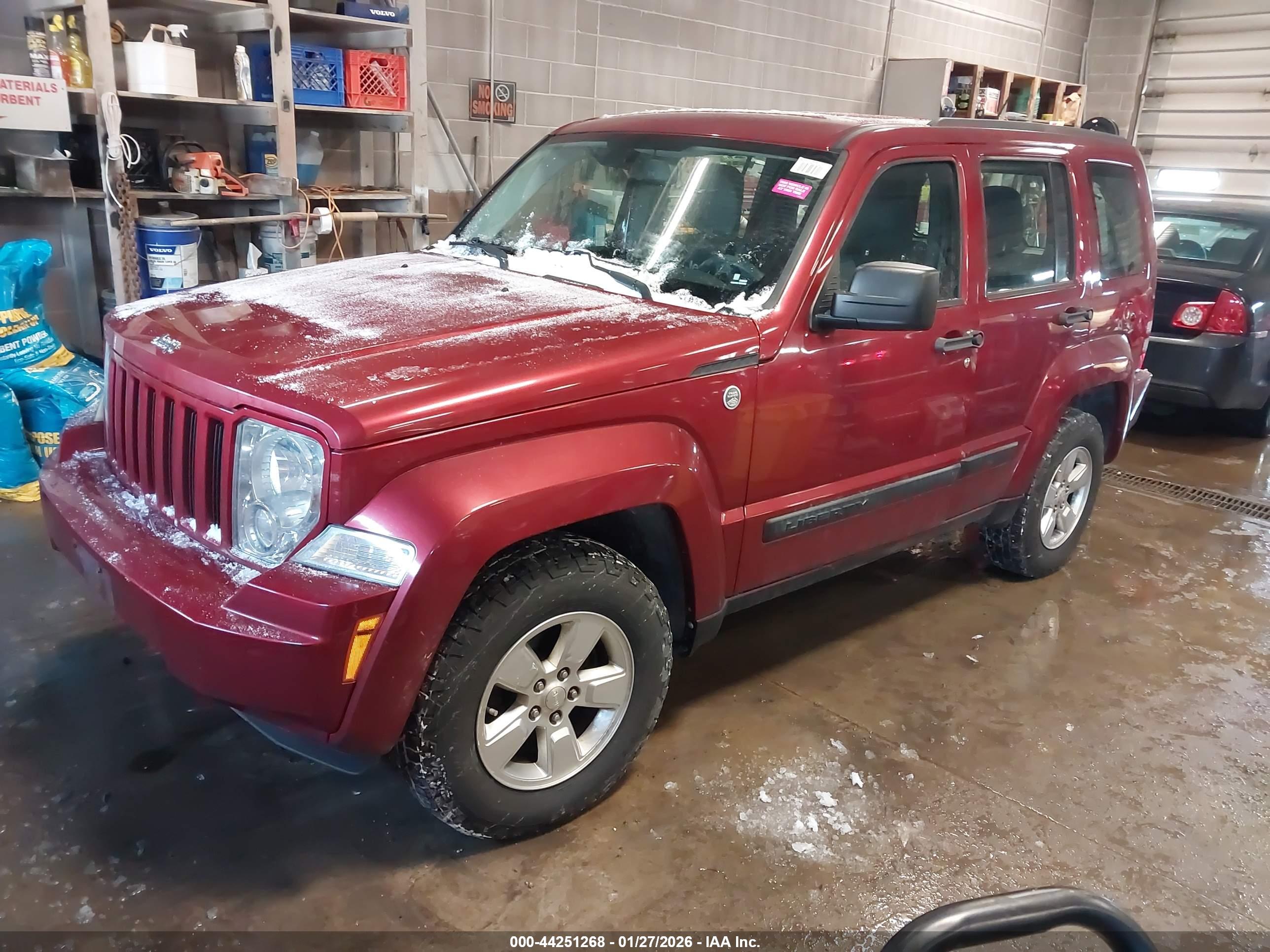 JEEP LIBERTY image 2