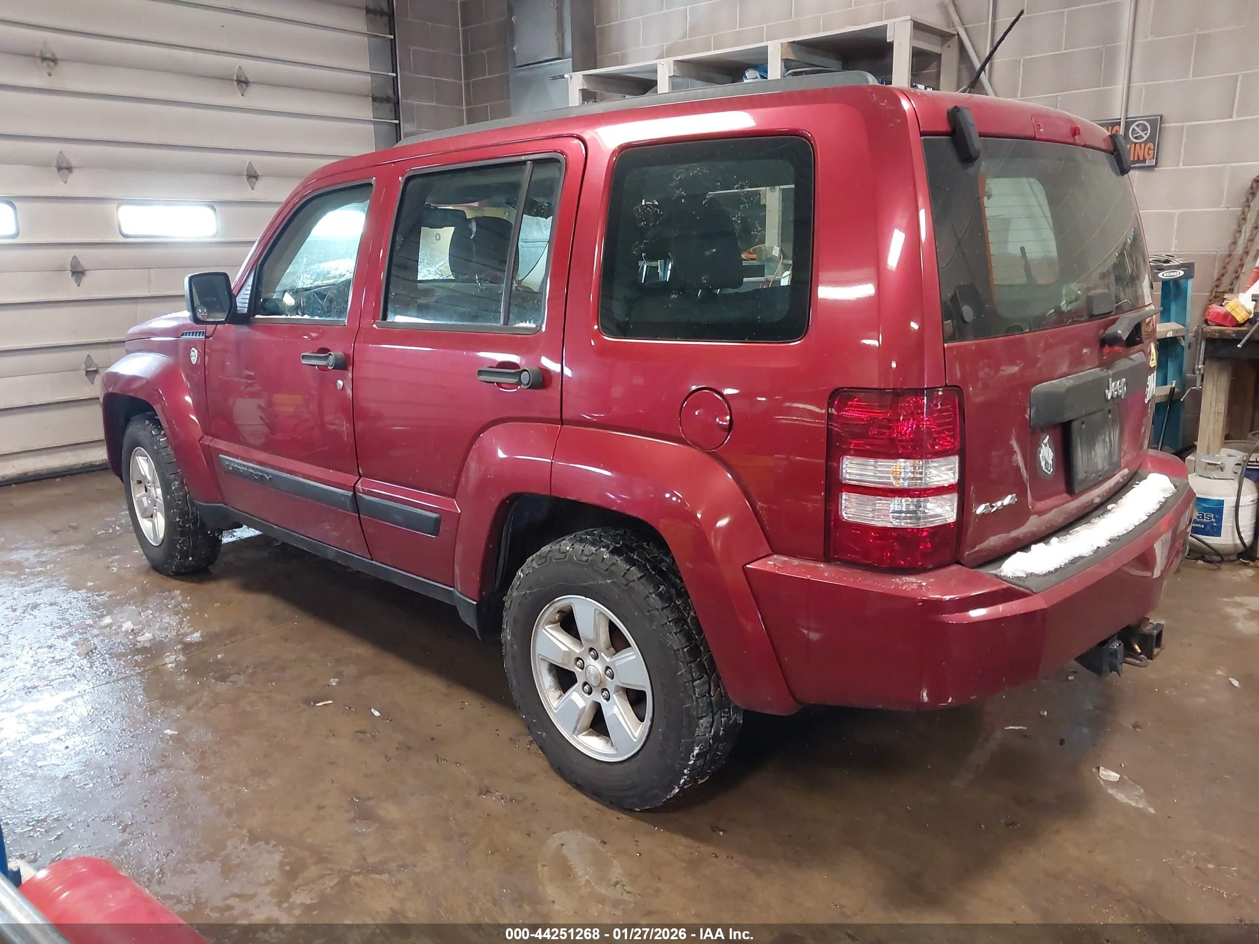 JEEP LIBERTY image 3