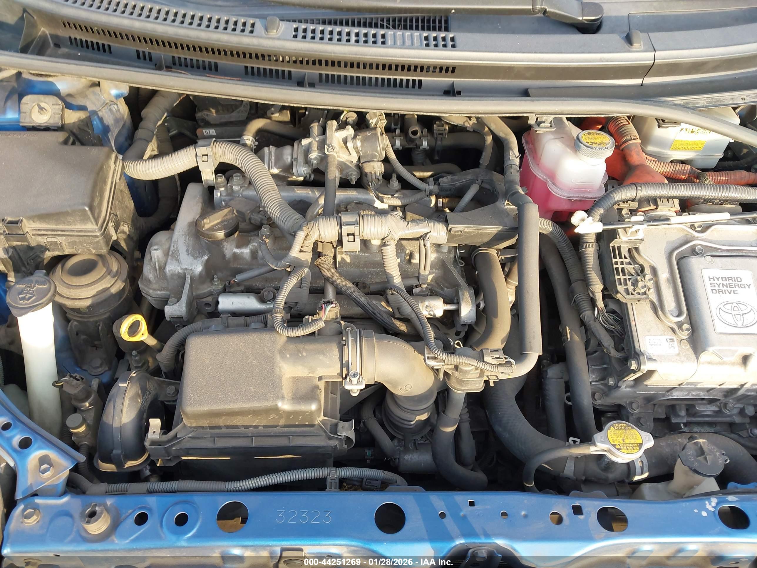 TOYOTA PRIUS image 10