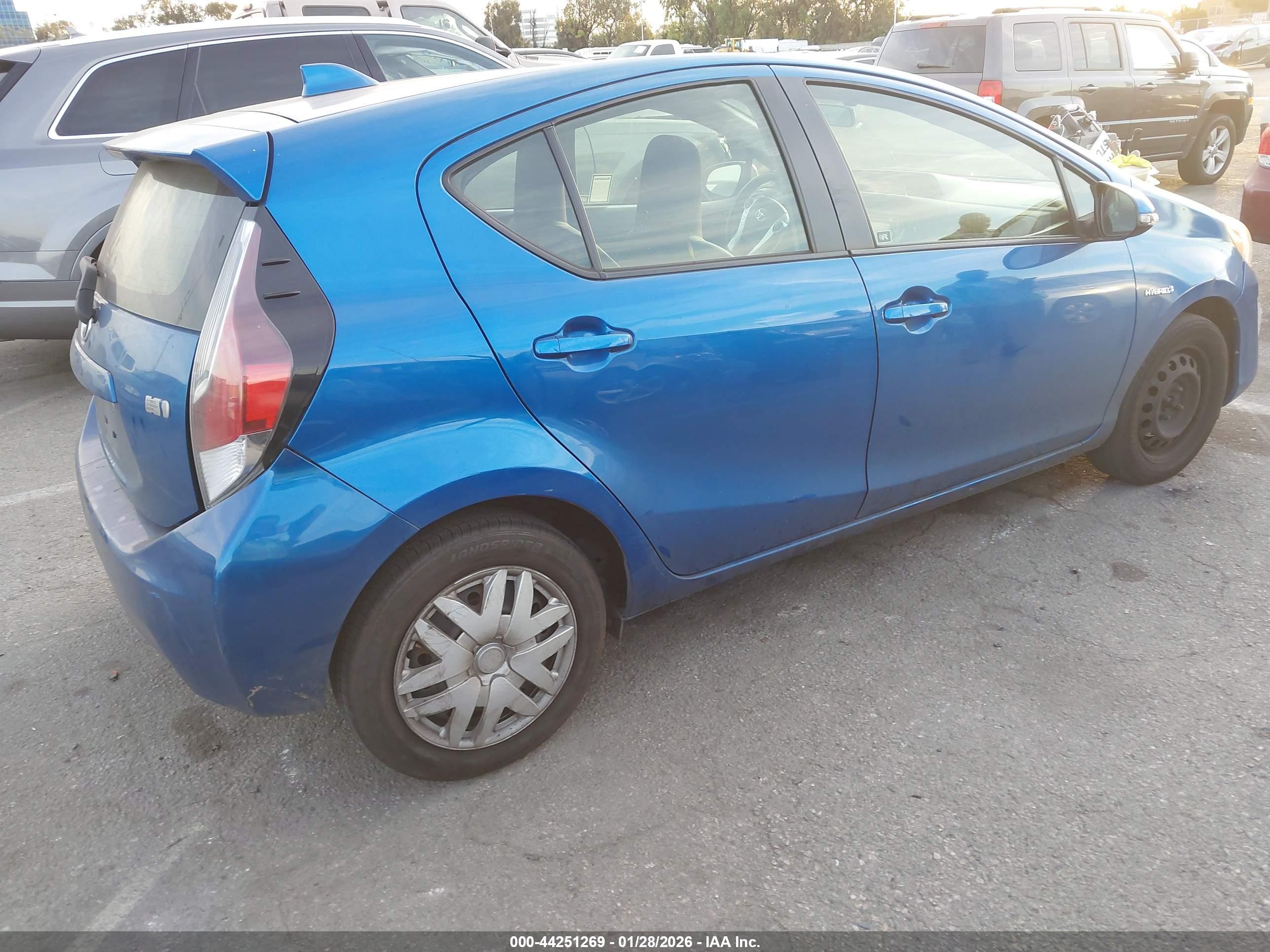 TOYOTA PRIUS image 4