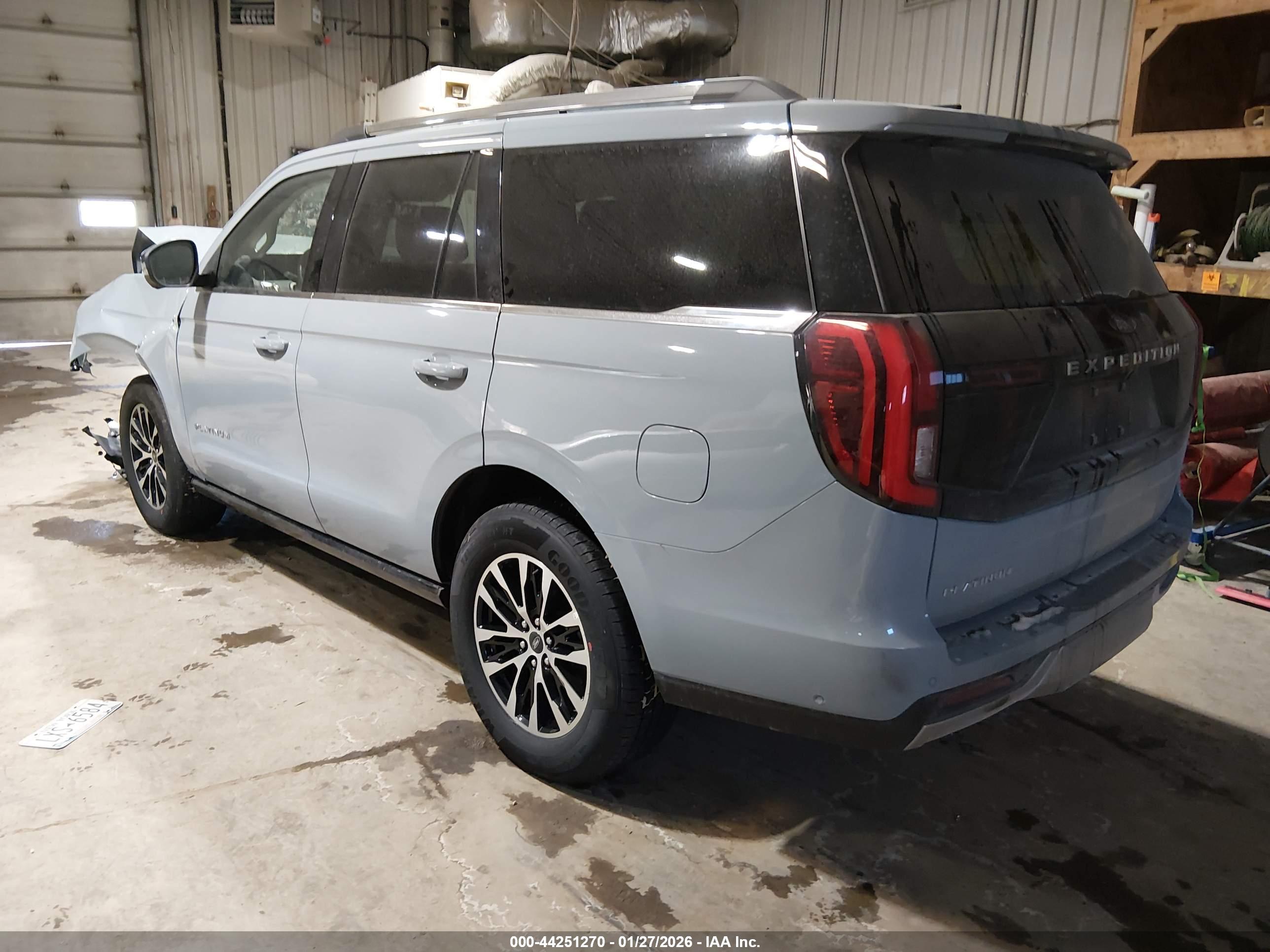 FORD EXPEDITION image 3