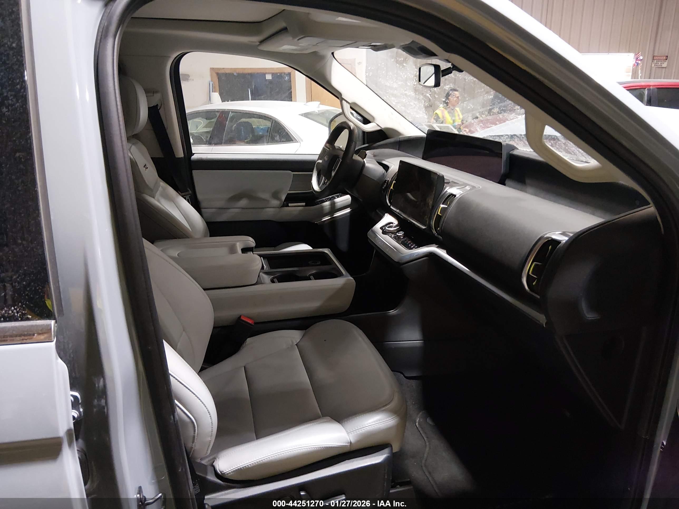 FORD EXPEDITION image 5