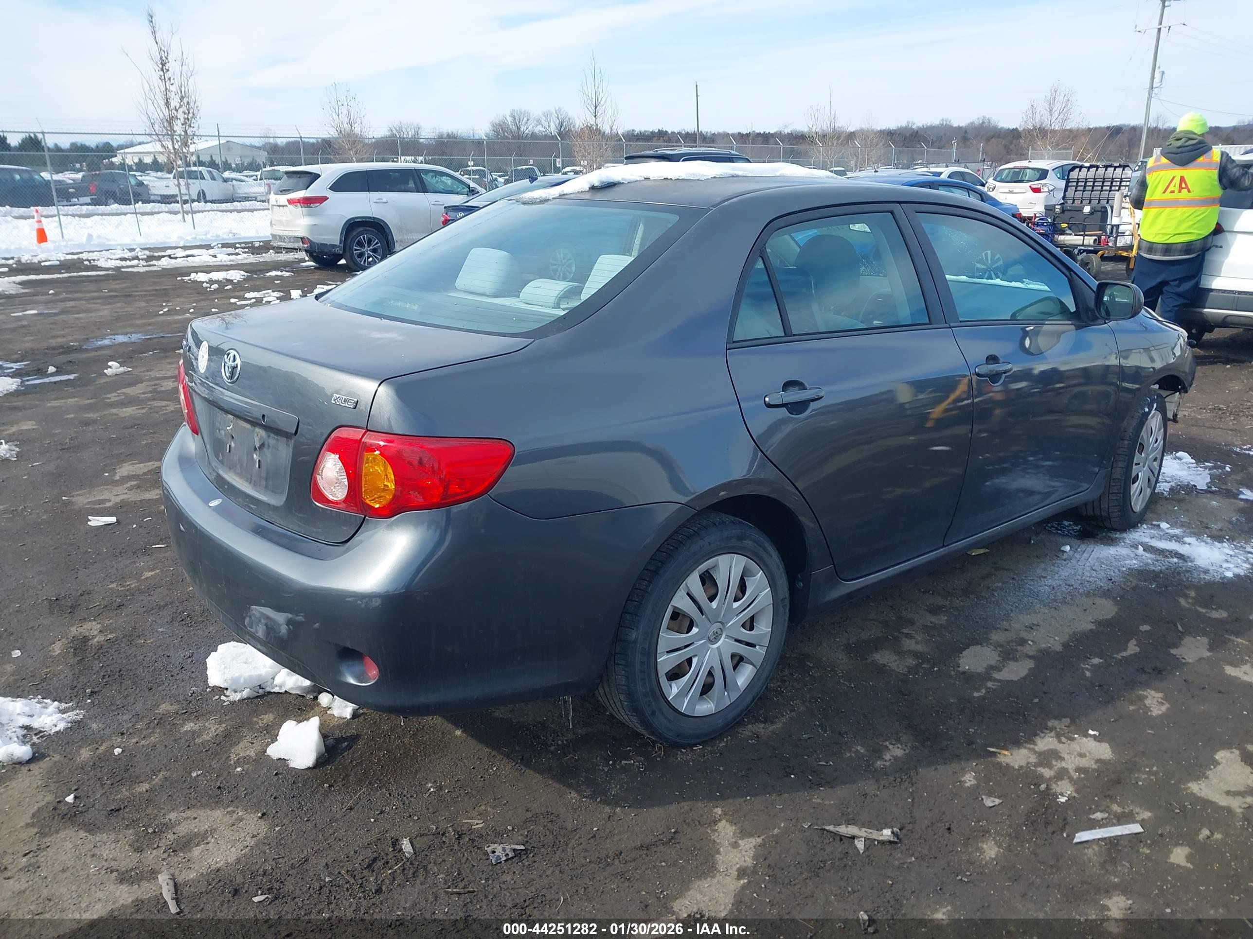 TOYOTA COROLLA image 4
