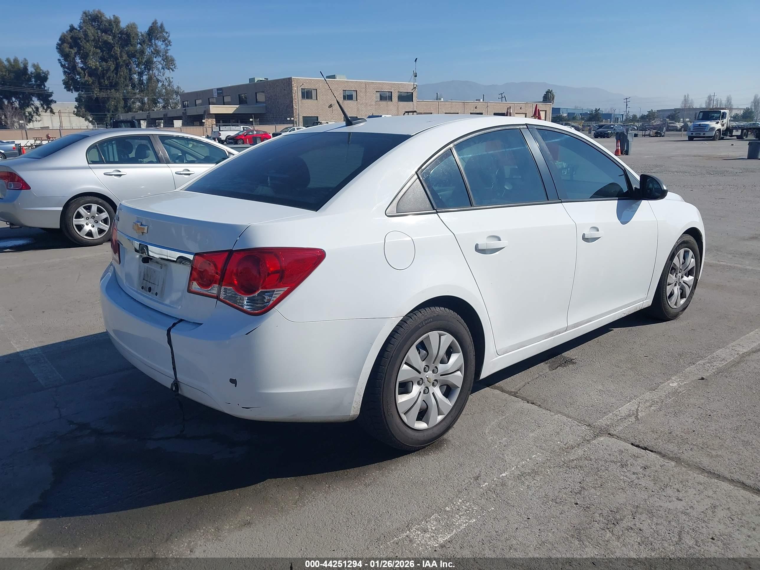 CHEVROLET CRUZE image 4