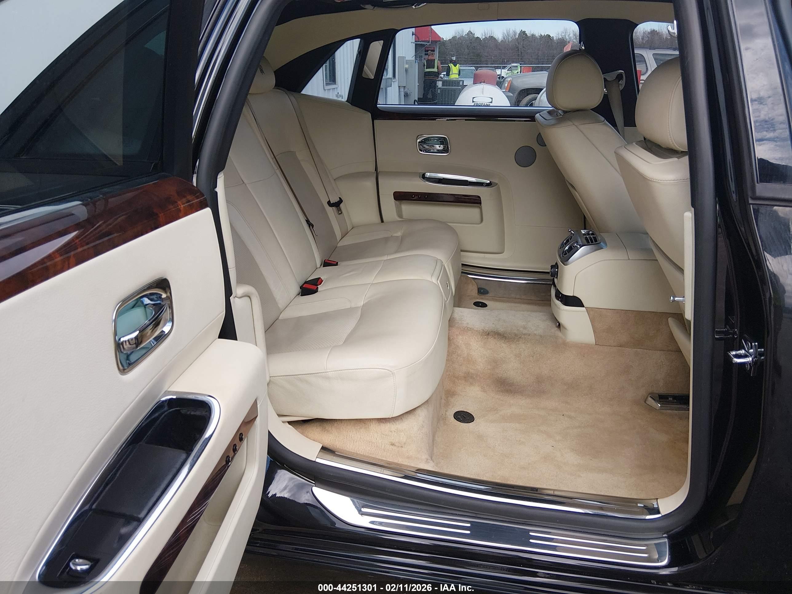 ROLLS-ROYCE GHOST image 8